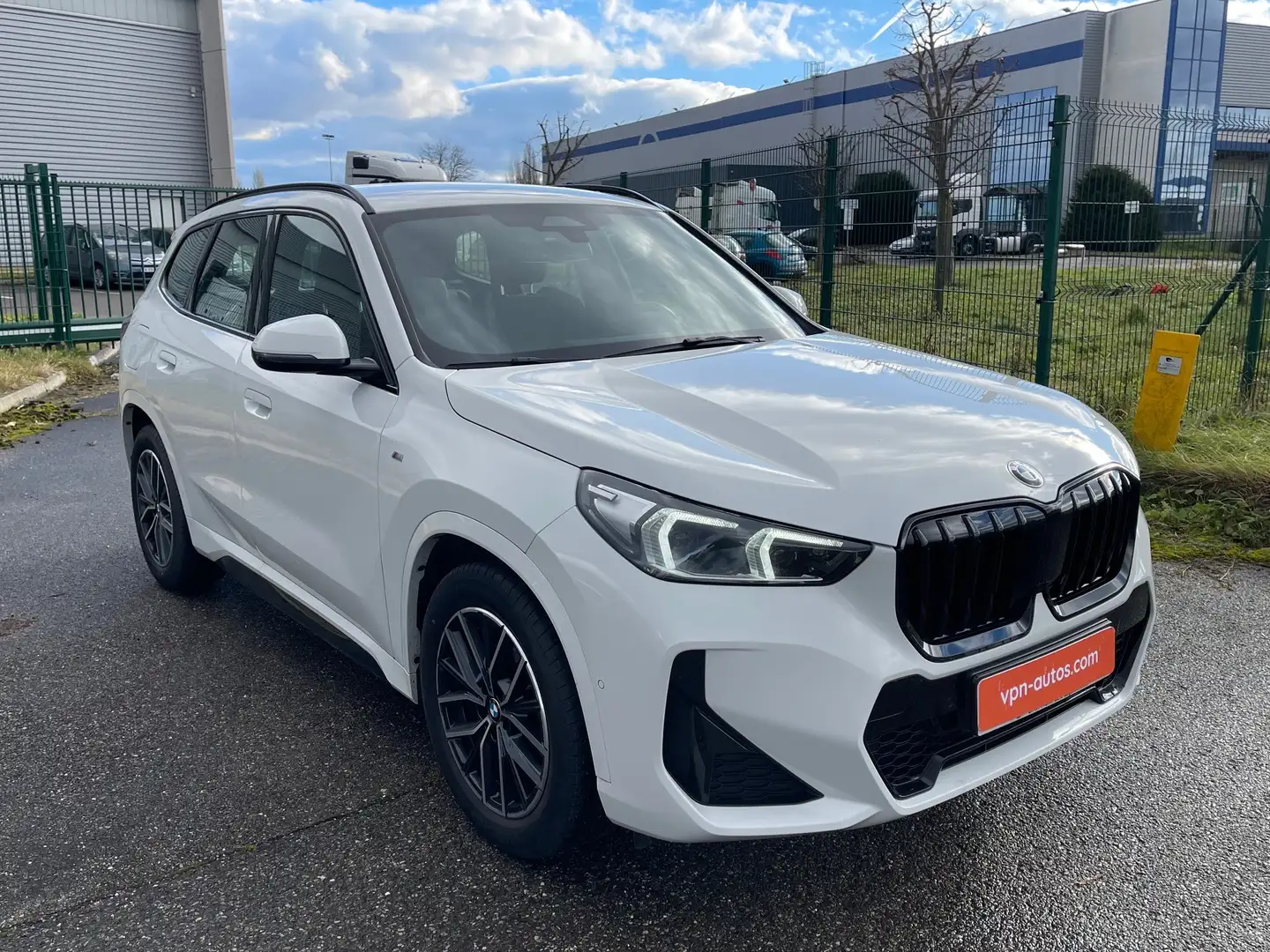 BMW X1 sDrive 18i 136ch DKG7 M Sport + SERVICE ENTRETIEN  Blanc - 1