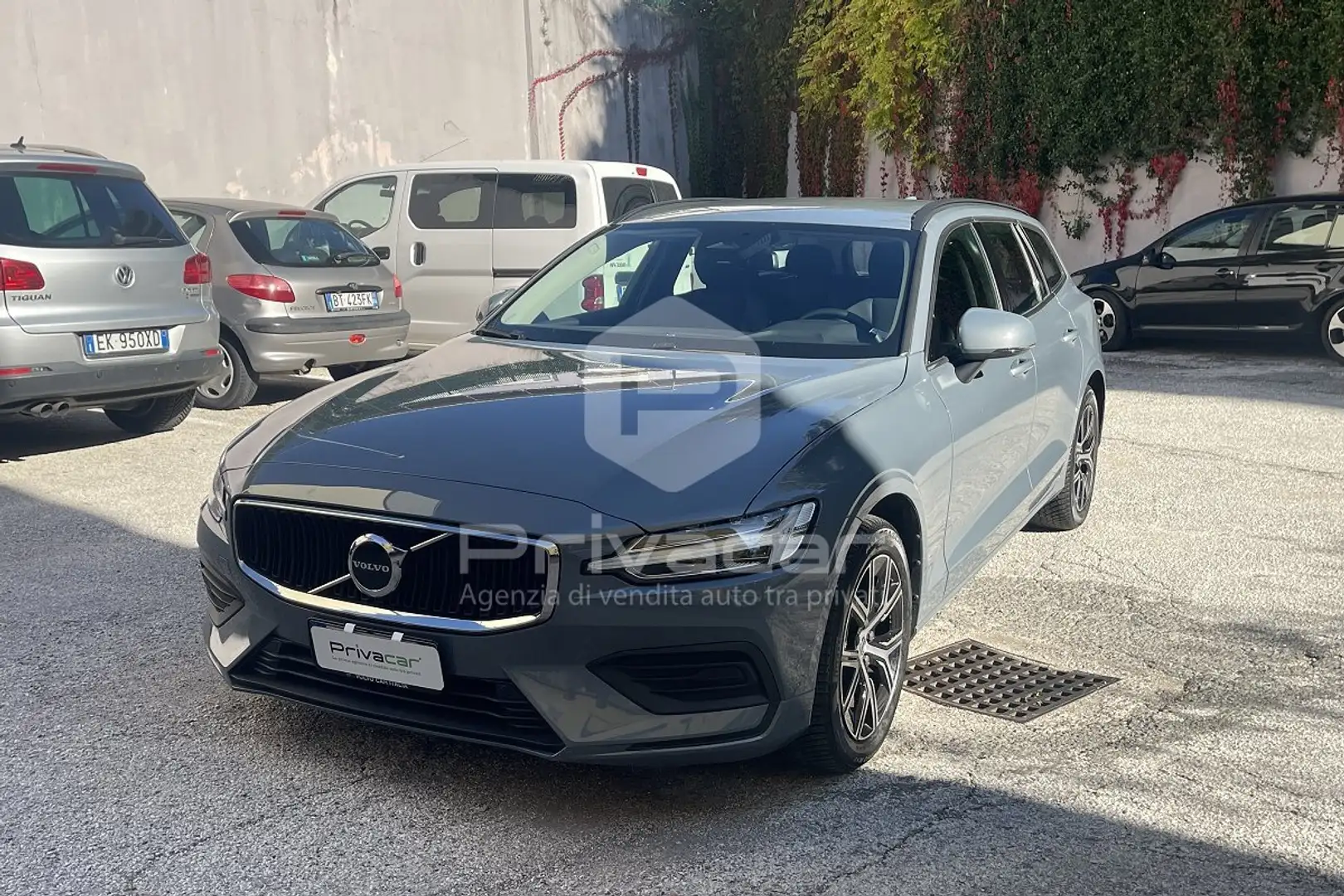 Volvo V60 V60 B4 (d) automatico Ultimate Dark Argento - 1