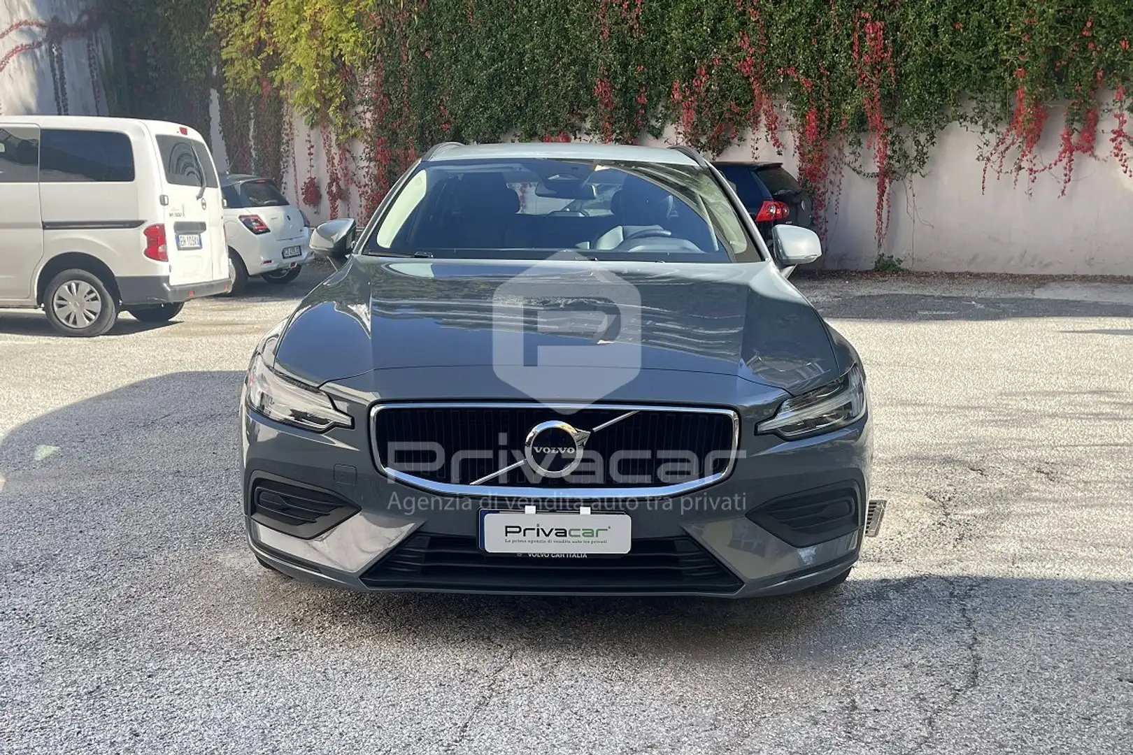 Volvo V60 V60 B4 (d) automatico Ultimate Dark Argento - 2