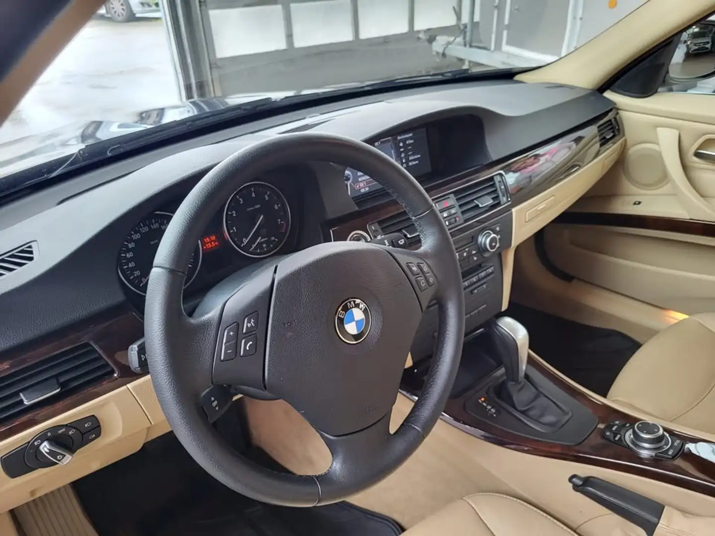 BMW 325 325i Aut. Blau - 2