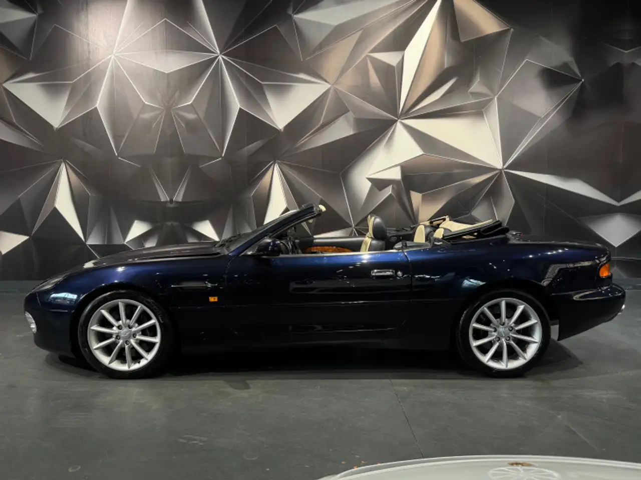 Aston Martin Vantage V 12 6.0 CABRIOLET, foto 9