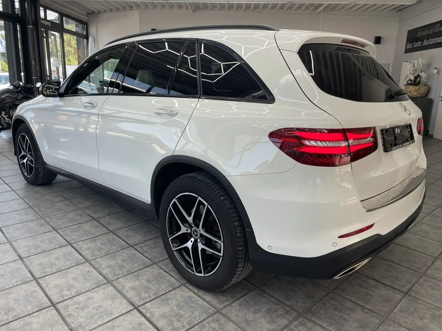 Mercedes-Benz GLC 250 CGI 4Matic AMG-Line, LED, HUD, 9G, 360° Weiß - 2