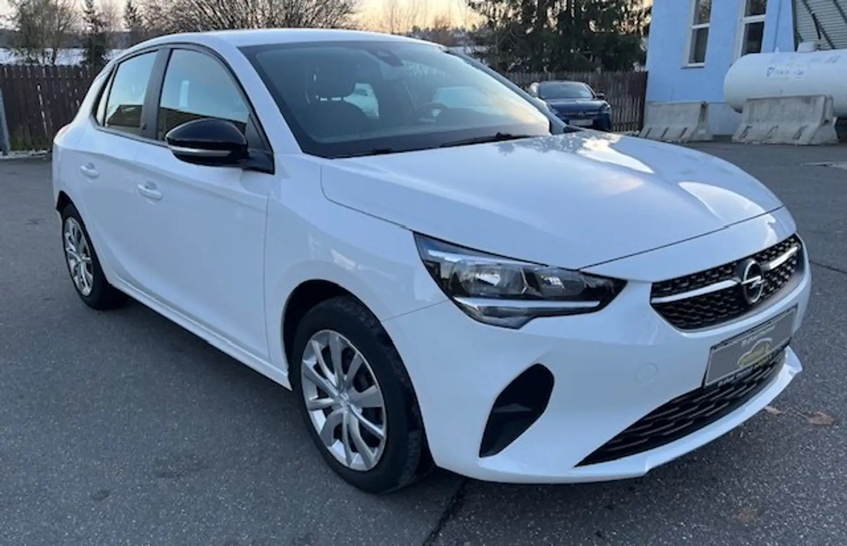 Opel Corsa-e e Edition"Klimaautomatik,SHZ,LRH,Multimedia Radio" Weiß - 2