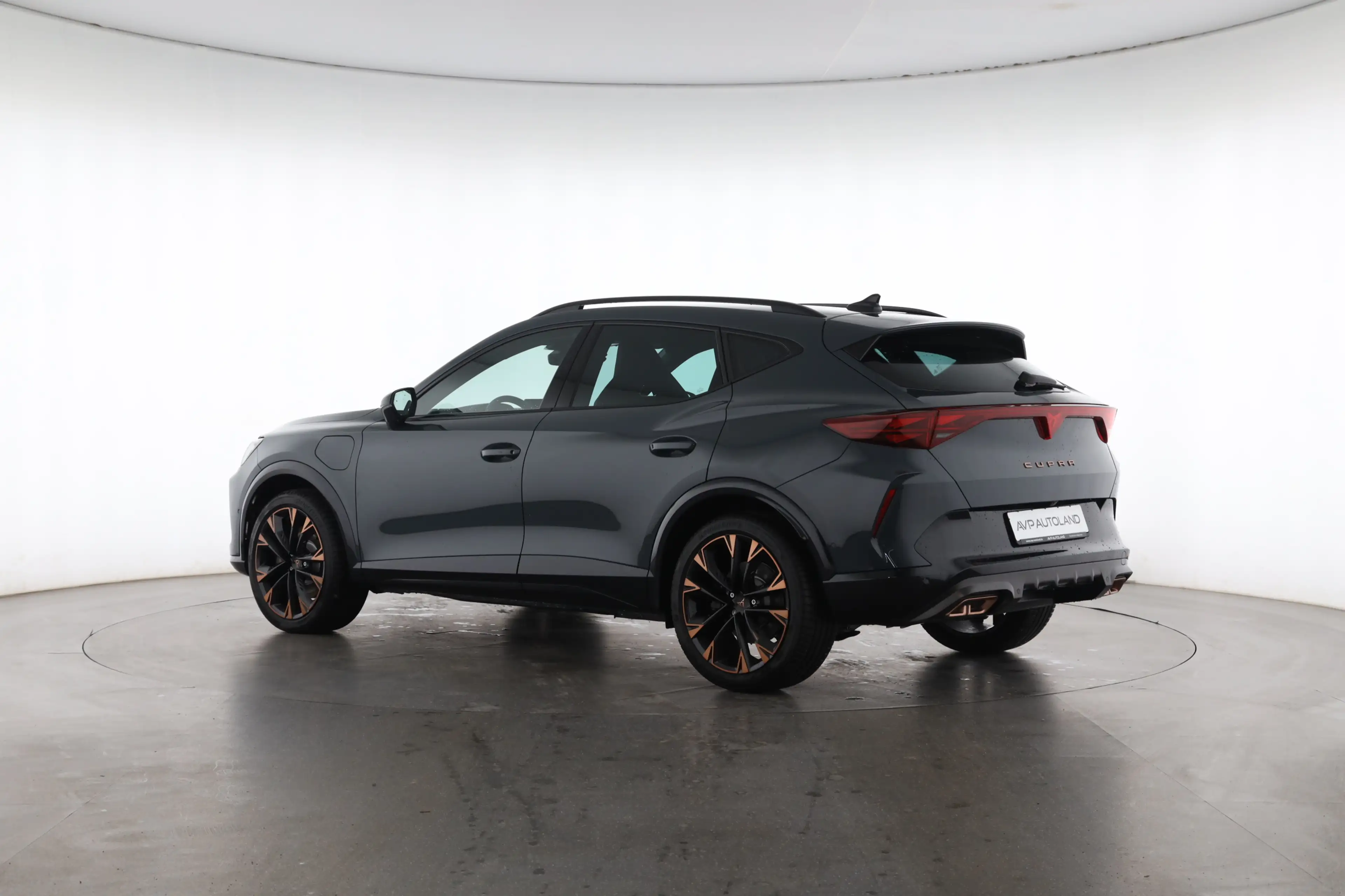 CUPRA Formentor 1.5 e-Hybrid DSG VZ | NAVI | AHK | — photo 4