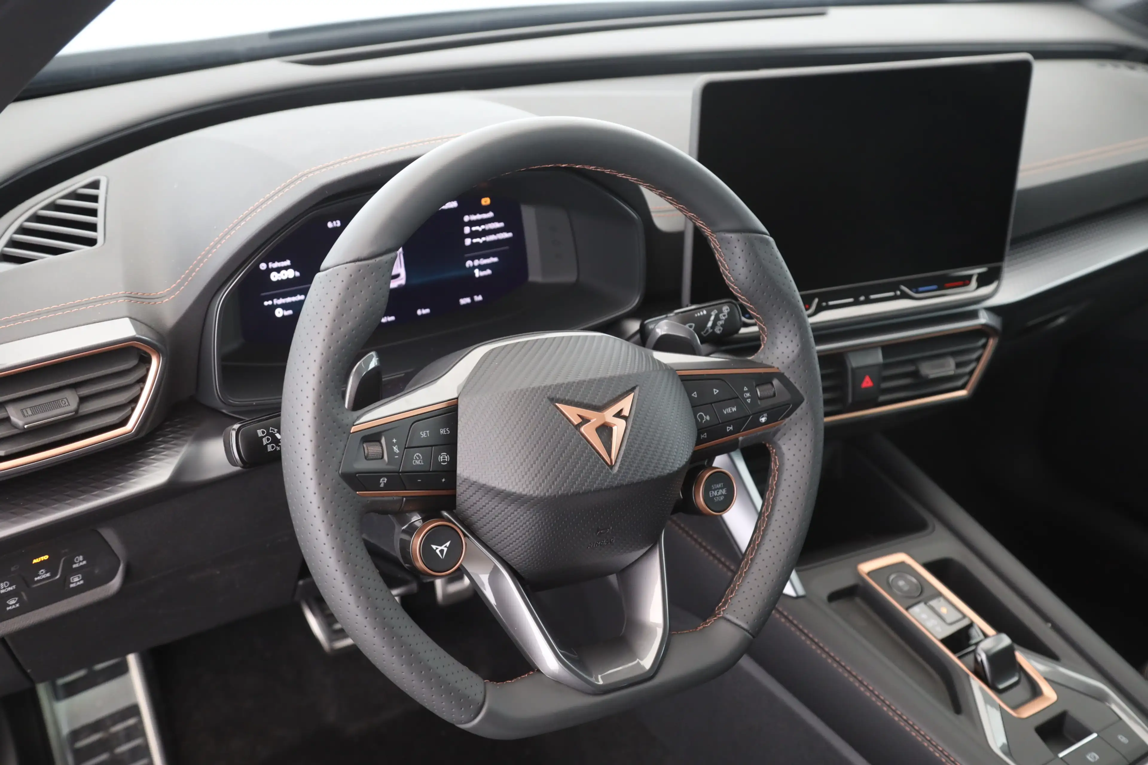 CUPRA Formentor 1.5 e-Hybrid DSG VZ | NAVI | AHK | — photo 14