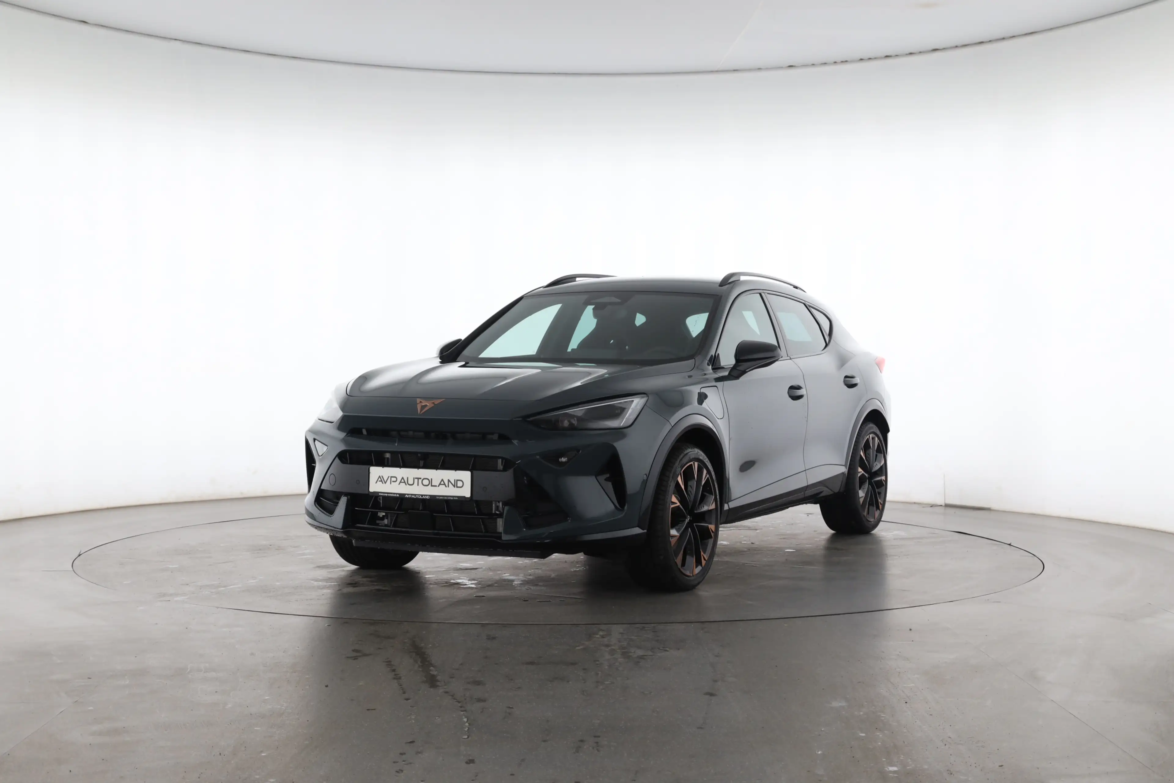 CUPRA Formentor 1.5 e-Hybrid DSG VZ | NAVI | AHK | — photo 2