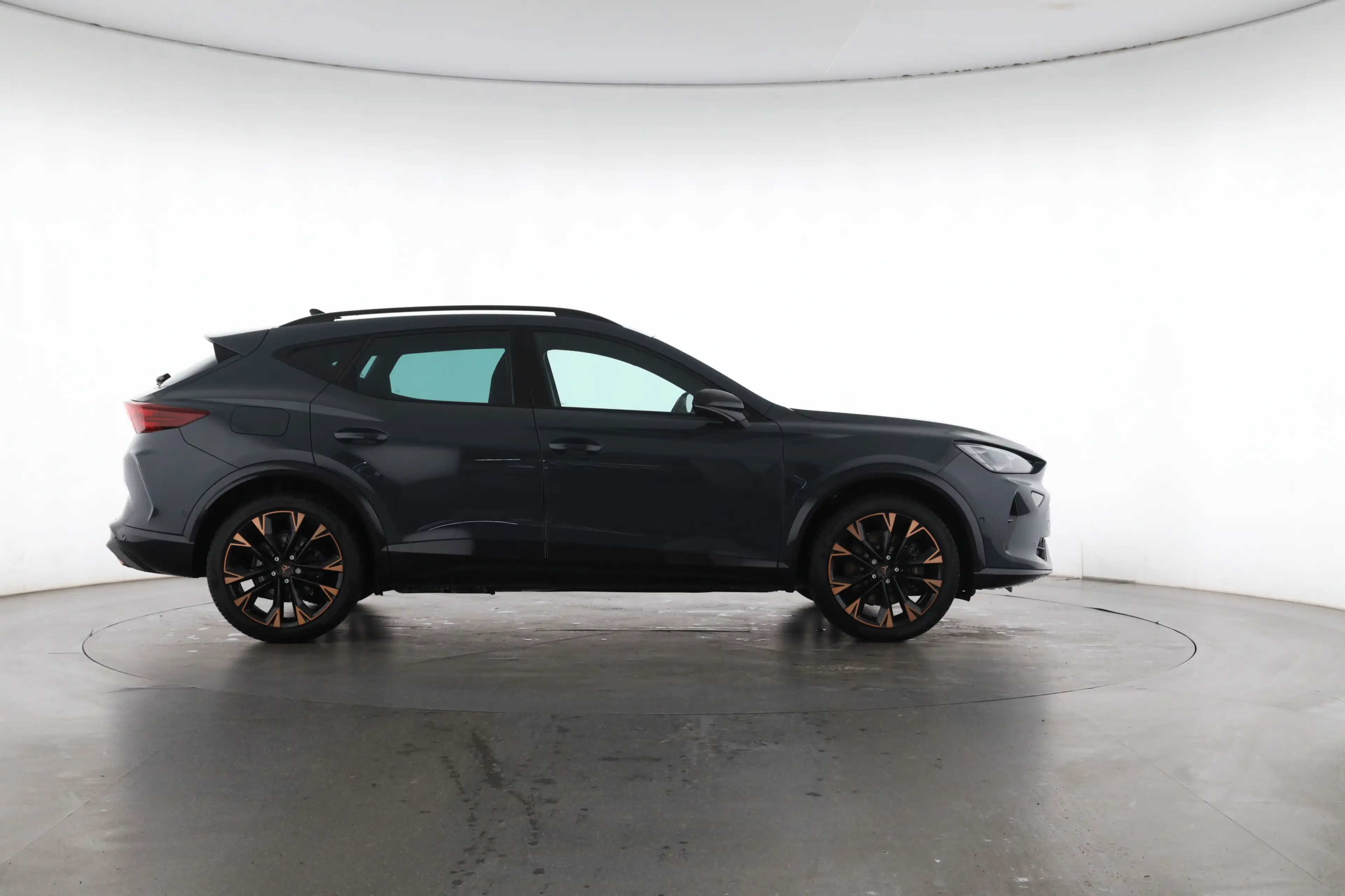 CUPRA Formentor 1.5 e-Hybrid DSG VZ | NAVI | AHK | — photo 7
