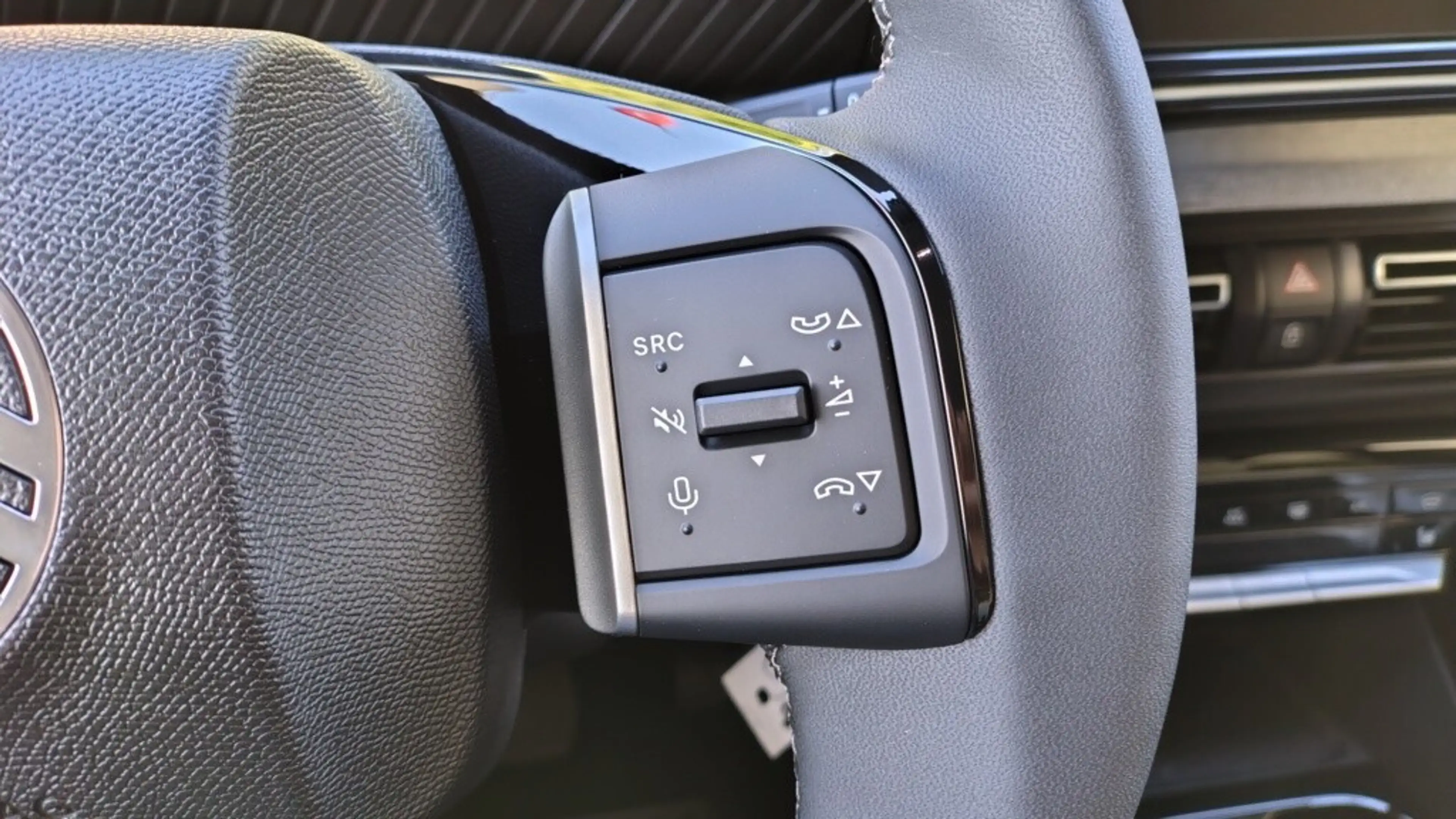 Citroen C3 e-C3 113 Standard Range 44kWh Max — photo 12