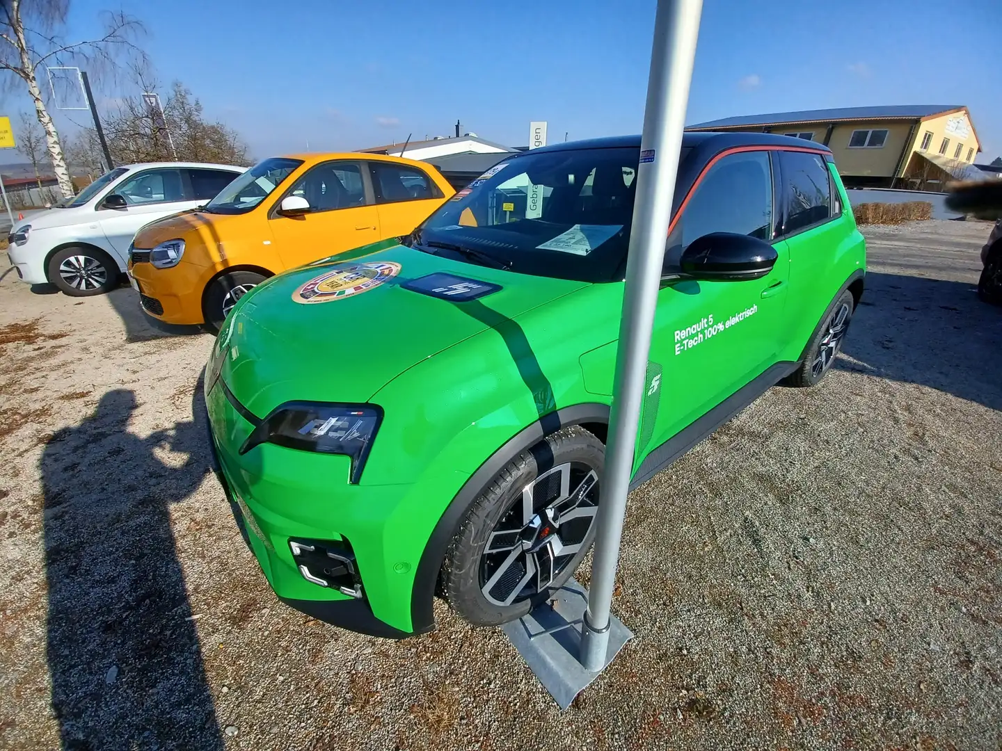 Renault R 5 E-Tech Techno 150 Comfort Range Winter + Driving P Grün - 1