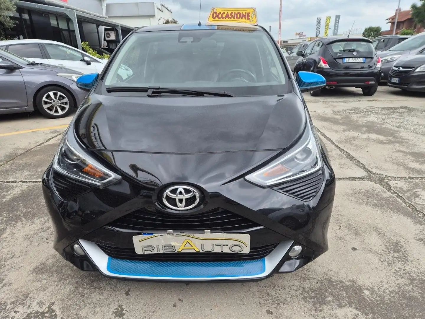 Toyota Aygo 1.0 VVT-i 72 CV 5 porte x-cite Nero - 2