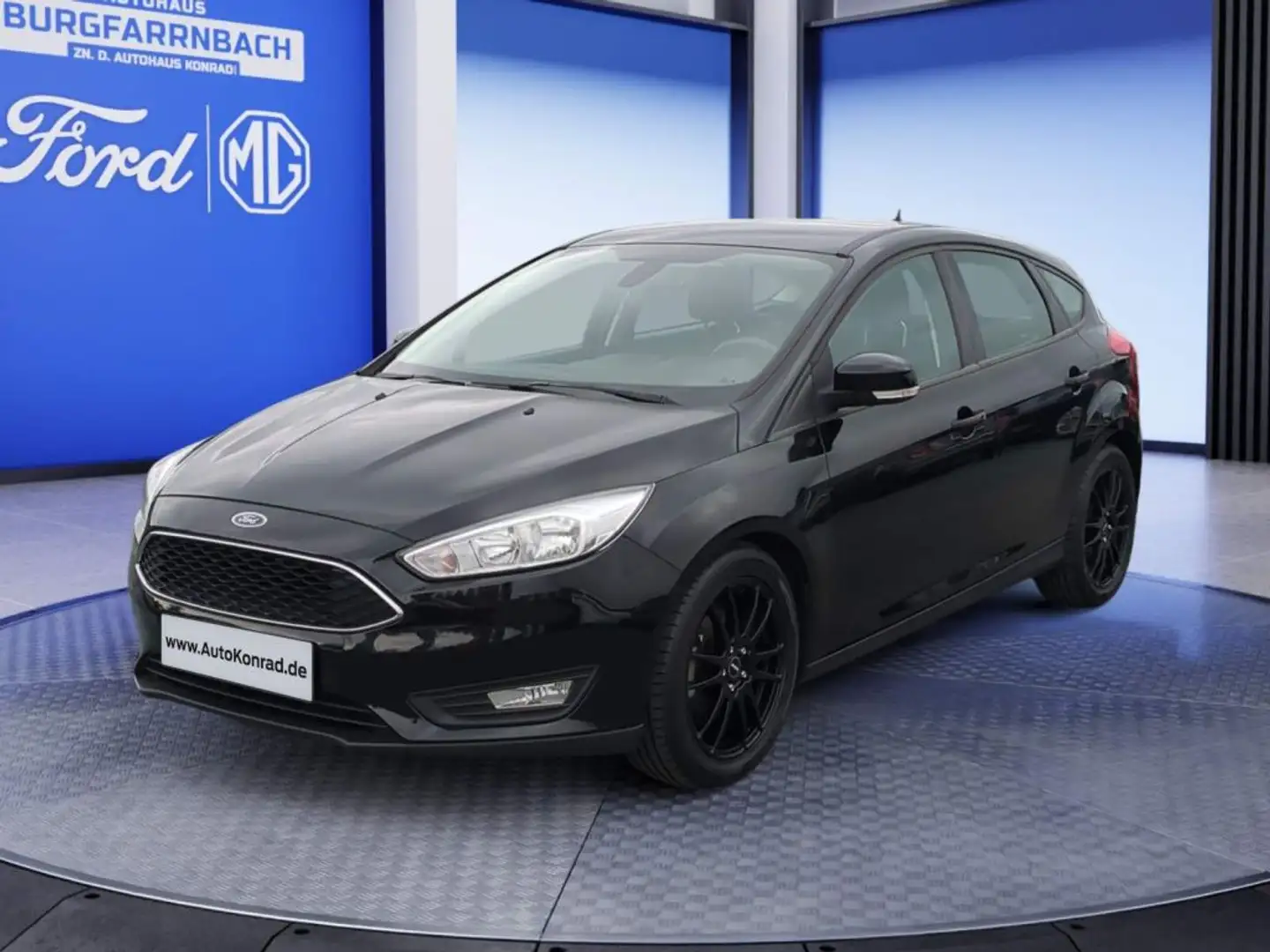 Ford Focus Focus 1.0 EcoBoost S&S Business Edition *NAVI*AHK* Zwart - 1