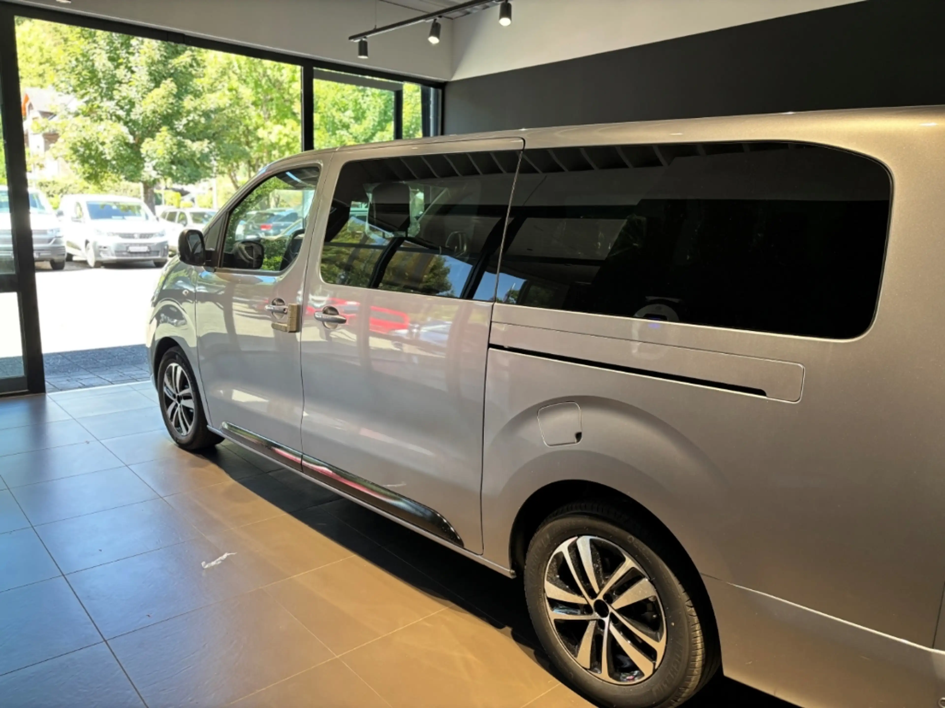 Peugeot Traveller Allure L3 180 AHK KAMERA PANORAMA DAB — photo 7