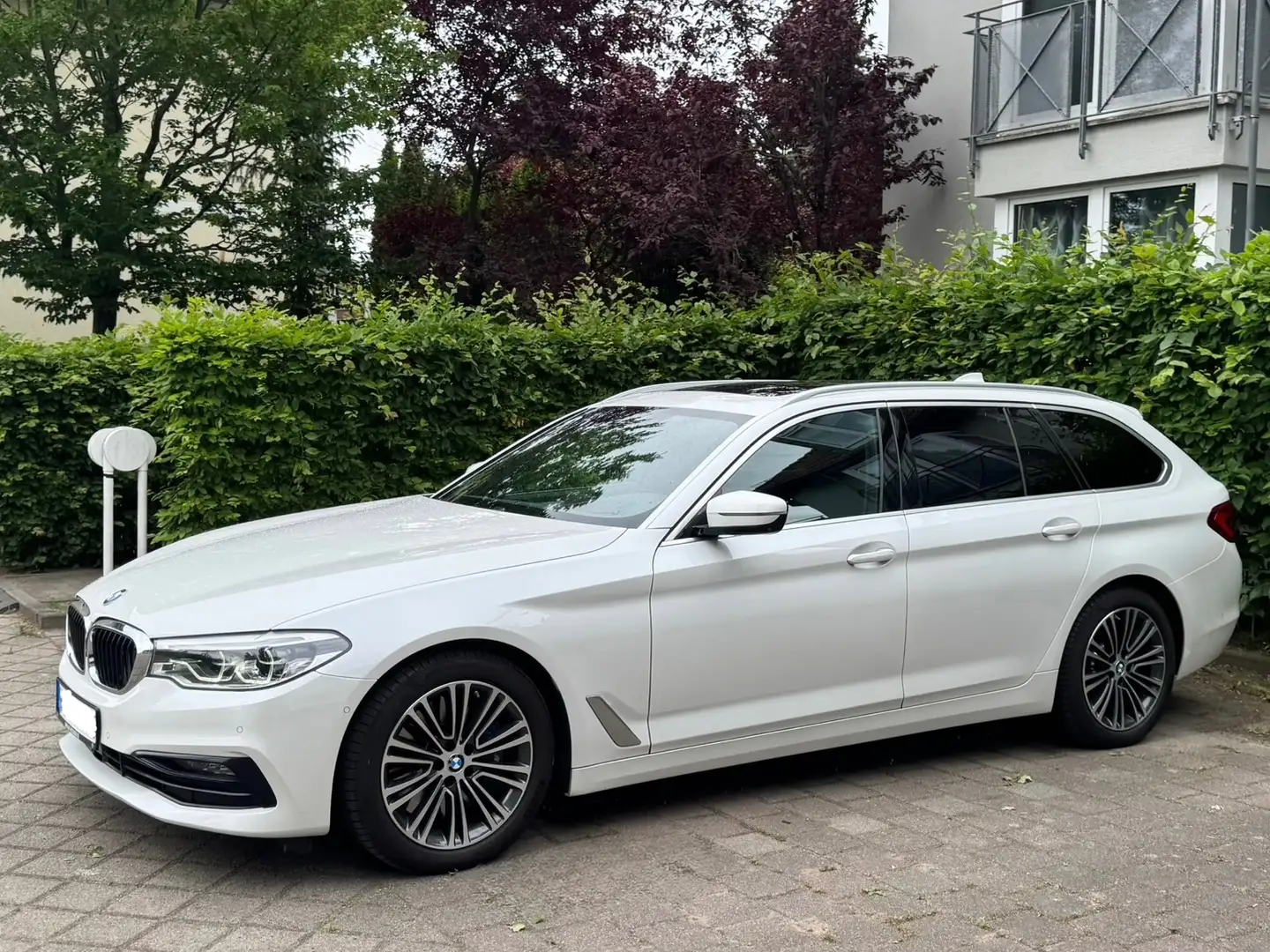 BMW 540 540d xDrive Touring Aut. Sport Line Weiß - 1