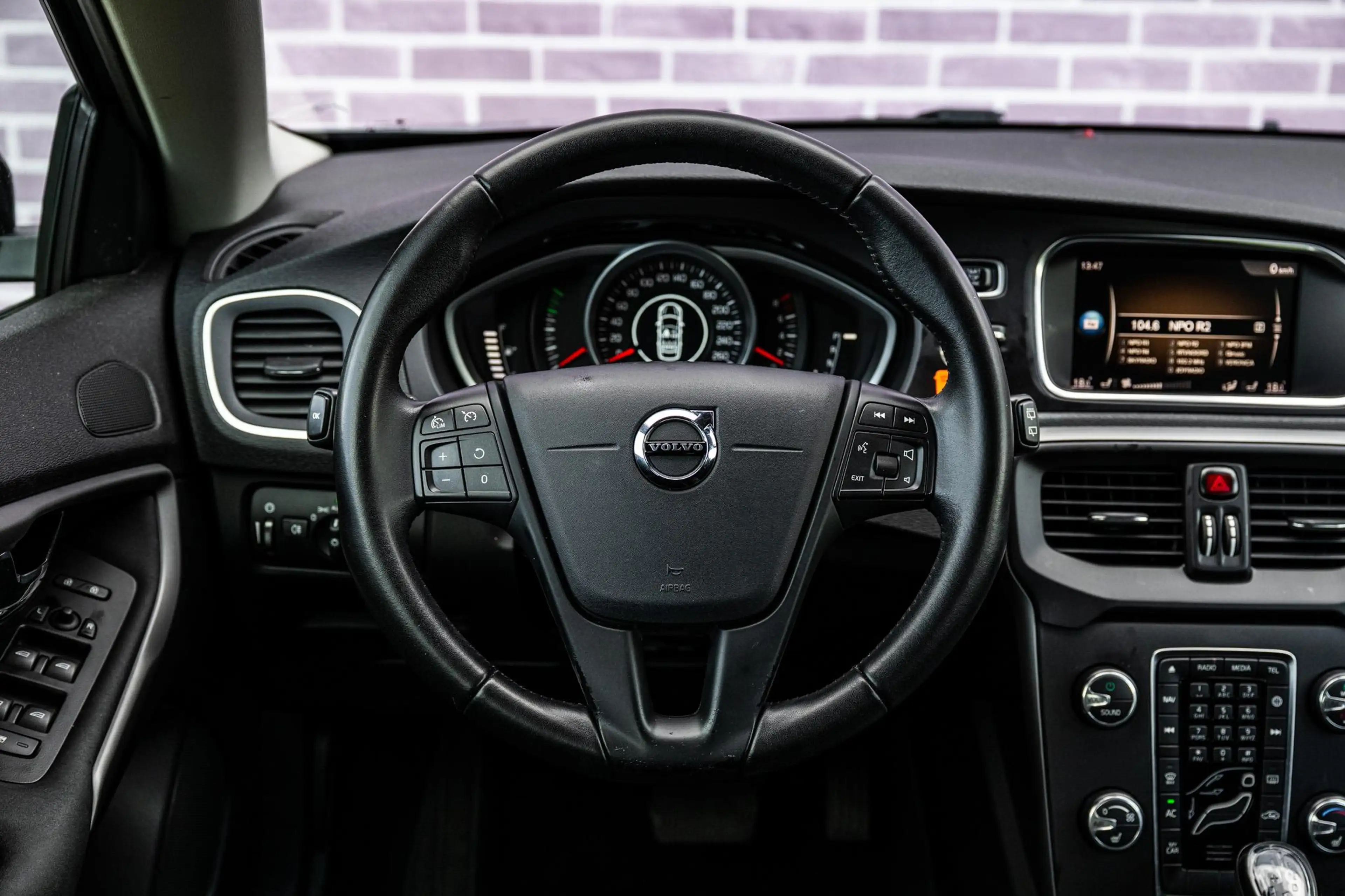 Volvo V40 Cross Country 1.5 T3 Summum — photo 5