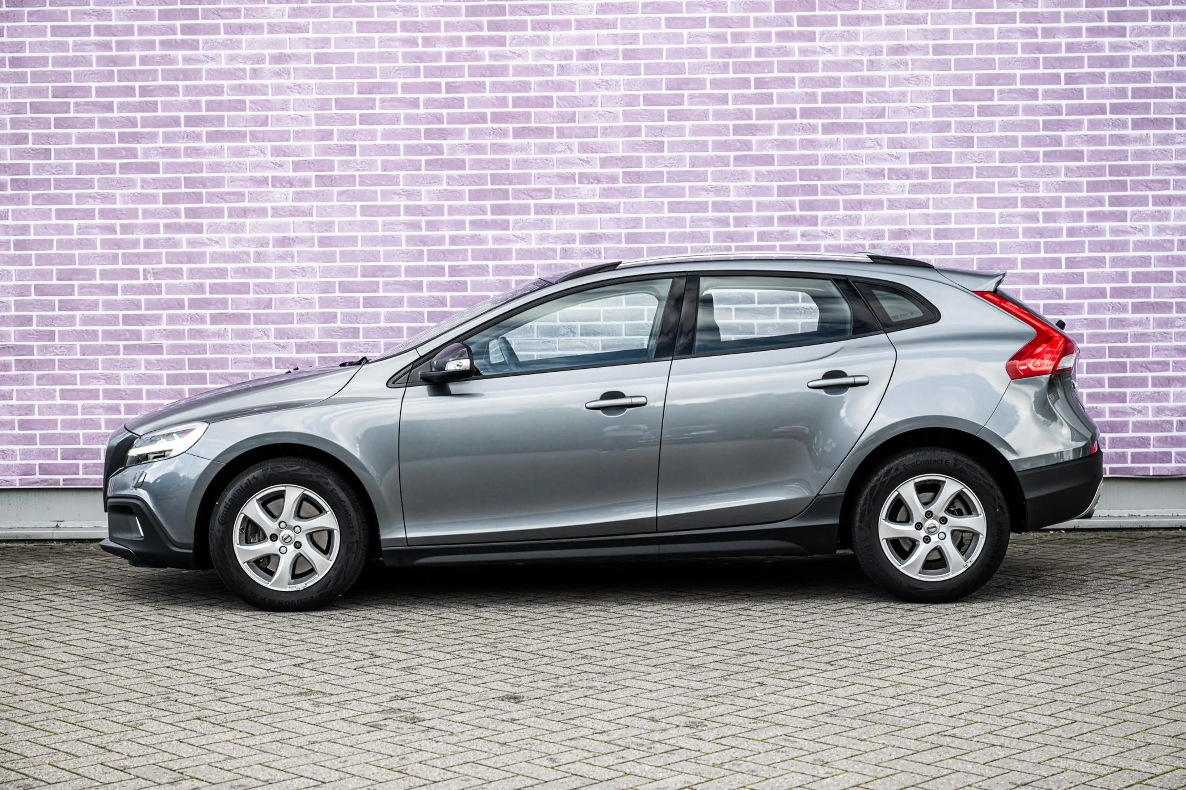 Volvo V40 Cross Country 1.5 T3 Summum — photo 6