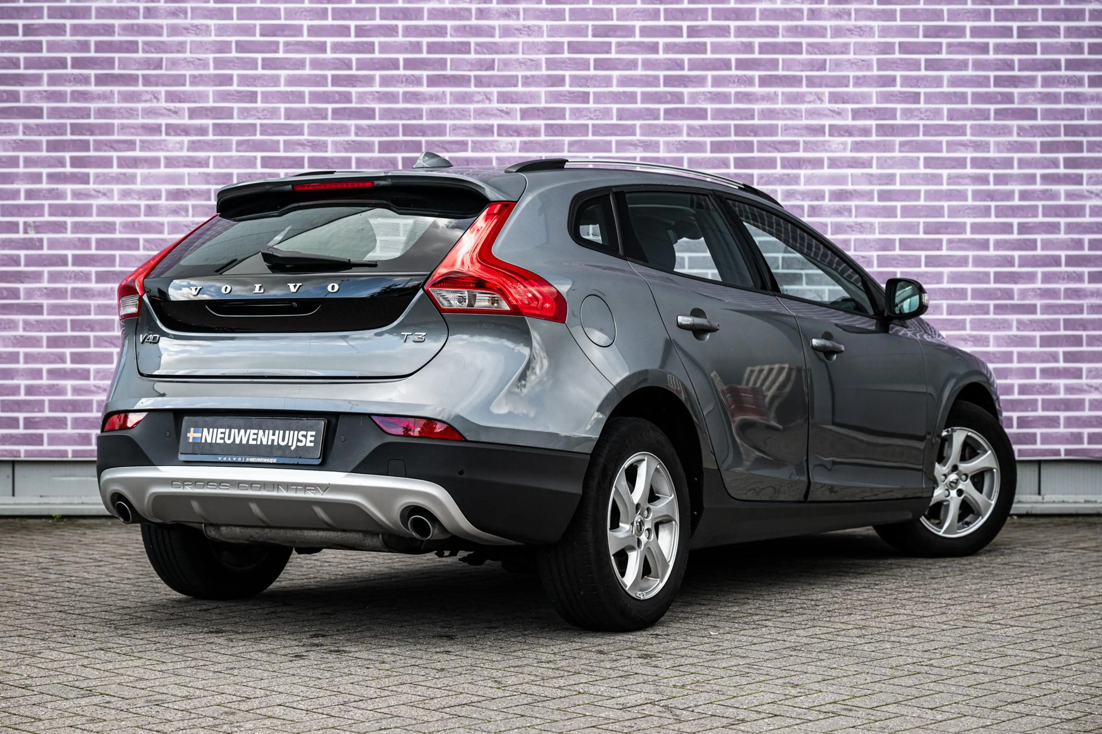 Volvo V40 Cross Country 1.5 T3 Summum — photo 4