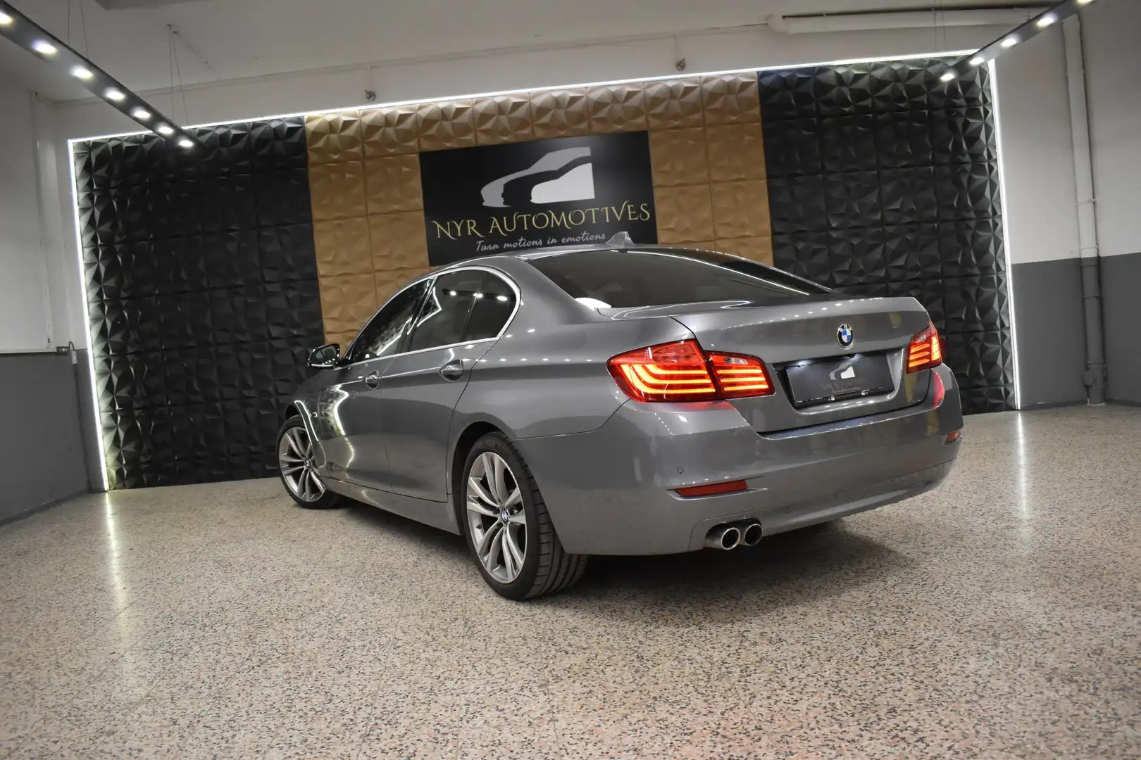 BMW 530 xd LCI LED, HUD, SHD, NIGHT VISION, DIGI TACHO,ACC Grau - 2