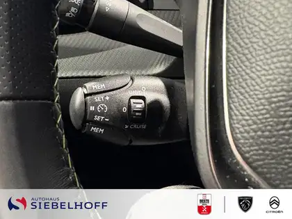 Annonce voiture d'occasion Peugeot e-208 - CARADIZE
