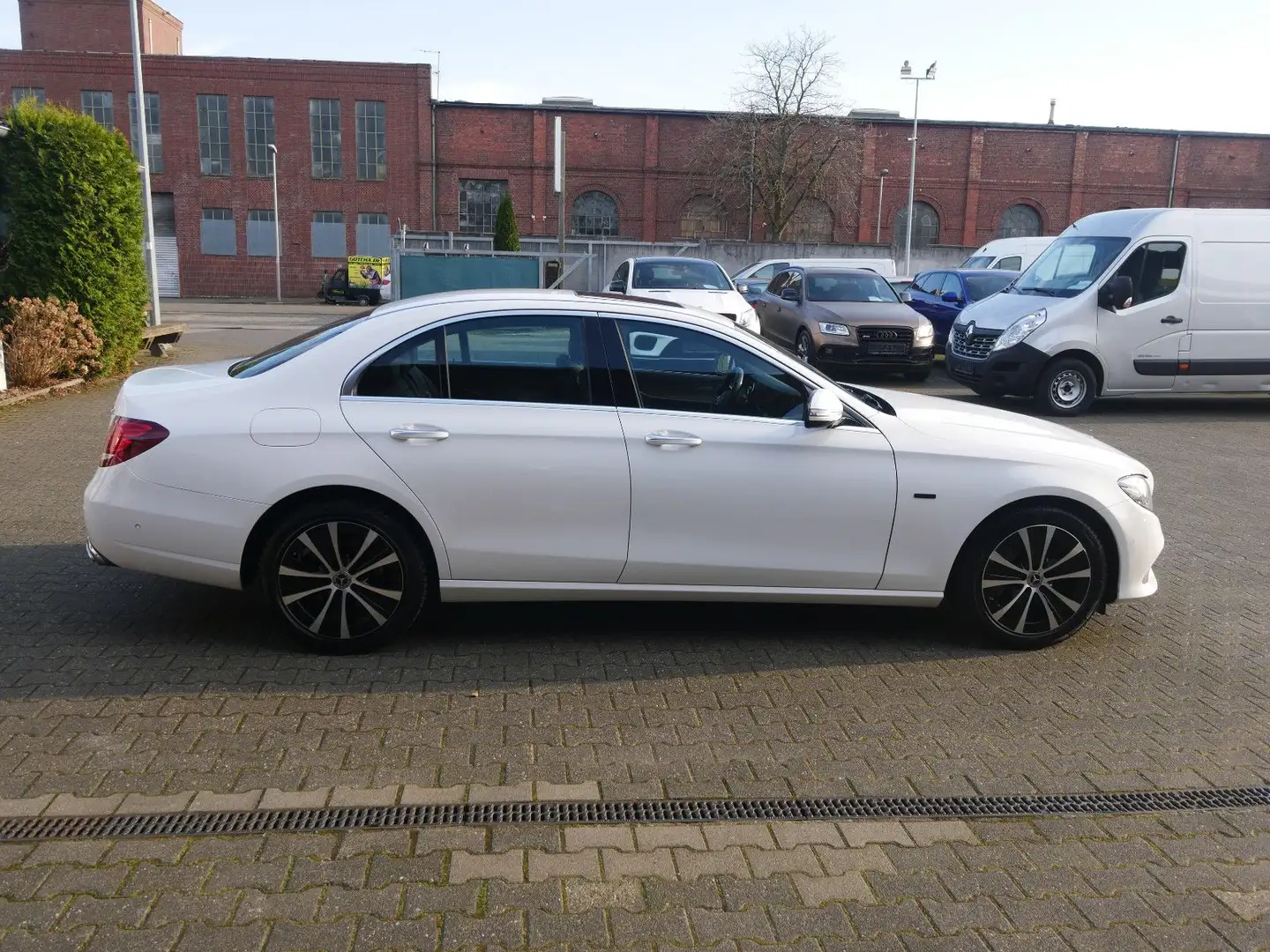 Mercedes-Benz E 300 de Lim.Avantg. COMAND MBUX Leder Distronic Wit - 2