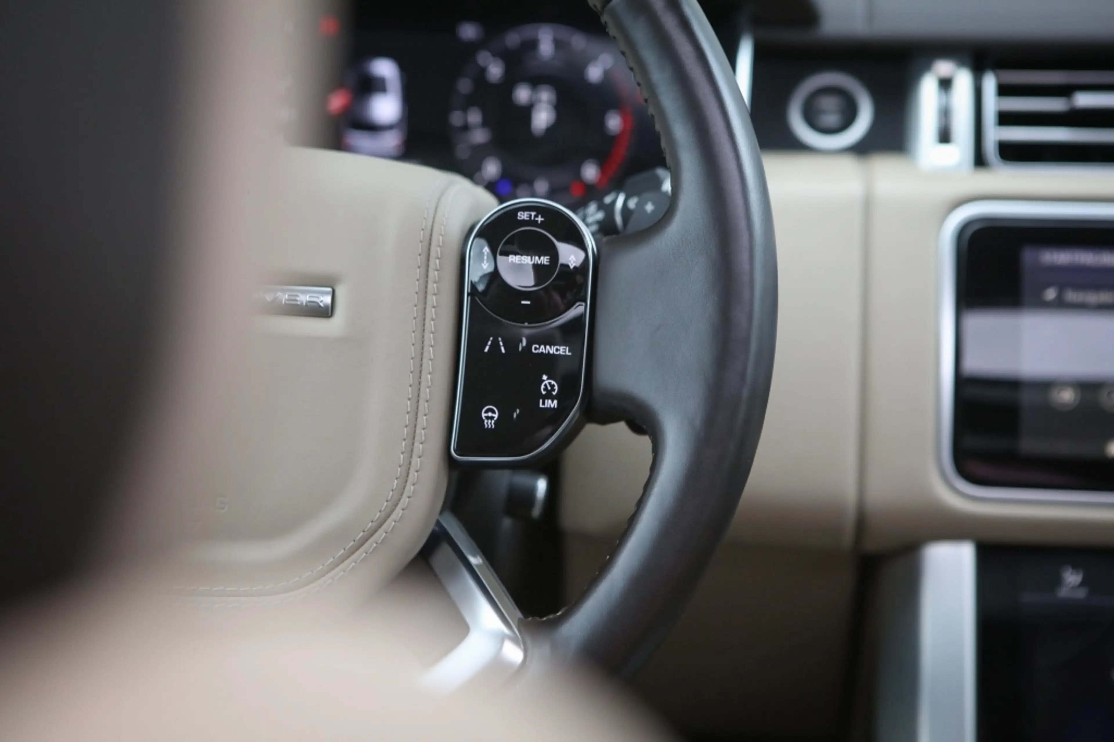 Land Rover Range Rover D300 HSE | Pano | HUD | Memory | — photo 11