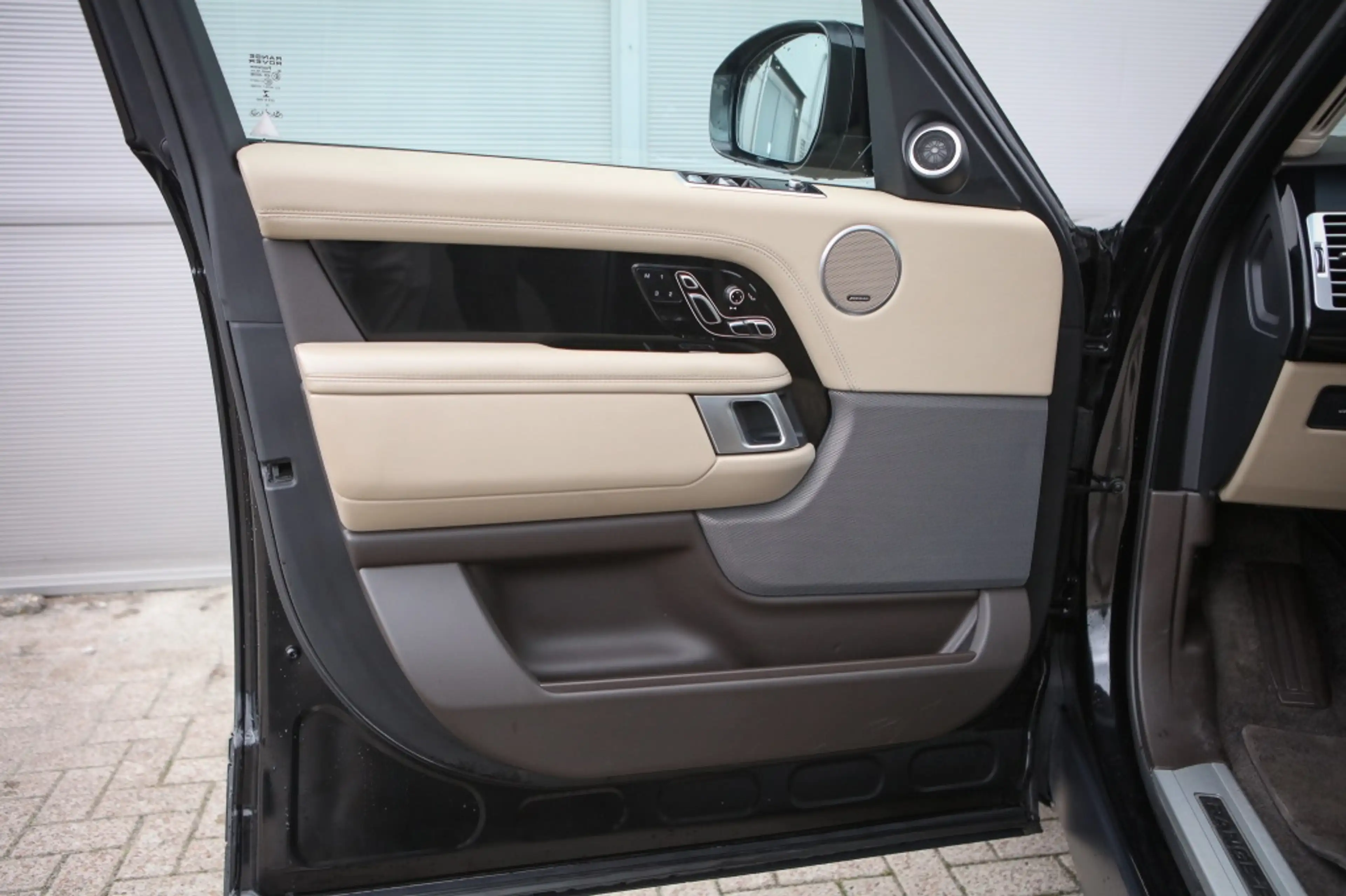 Land Rover Range Rover D300 HSE | Pano | HUD | Memory | — photo 4