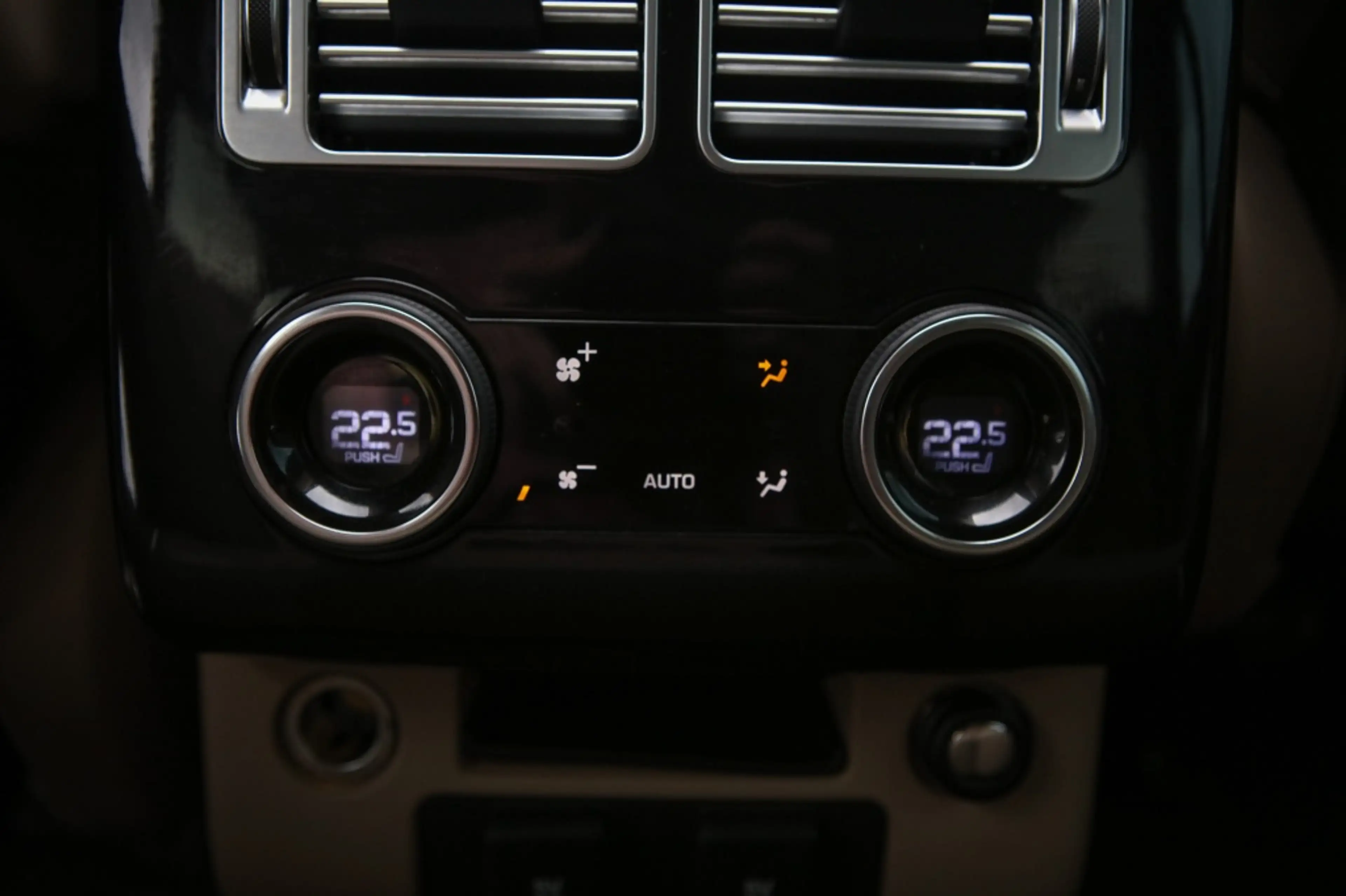 Land Rover Range Rover D300 HSE | Pano | HUD | Memory | — photo 8