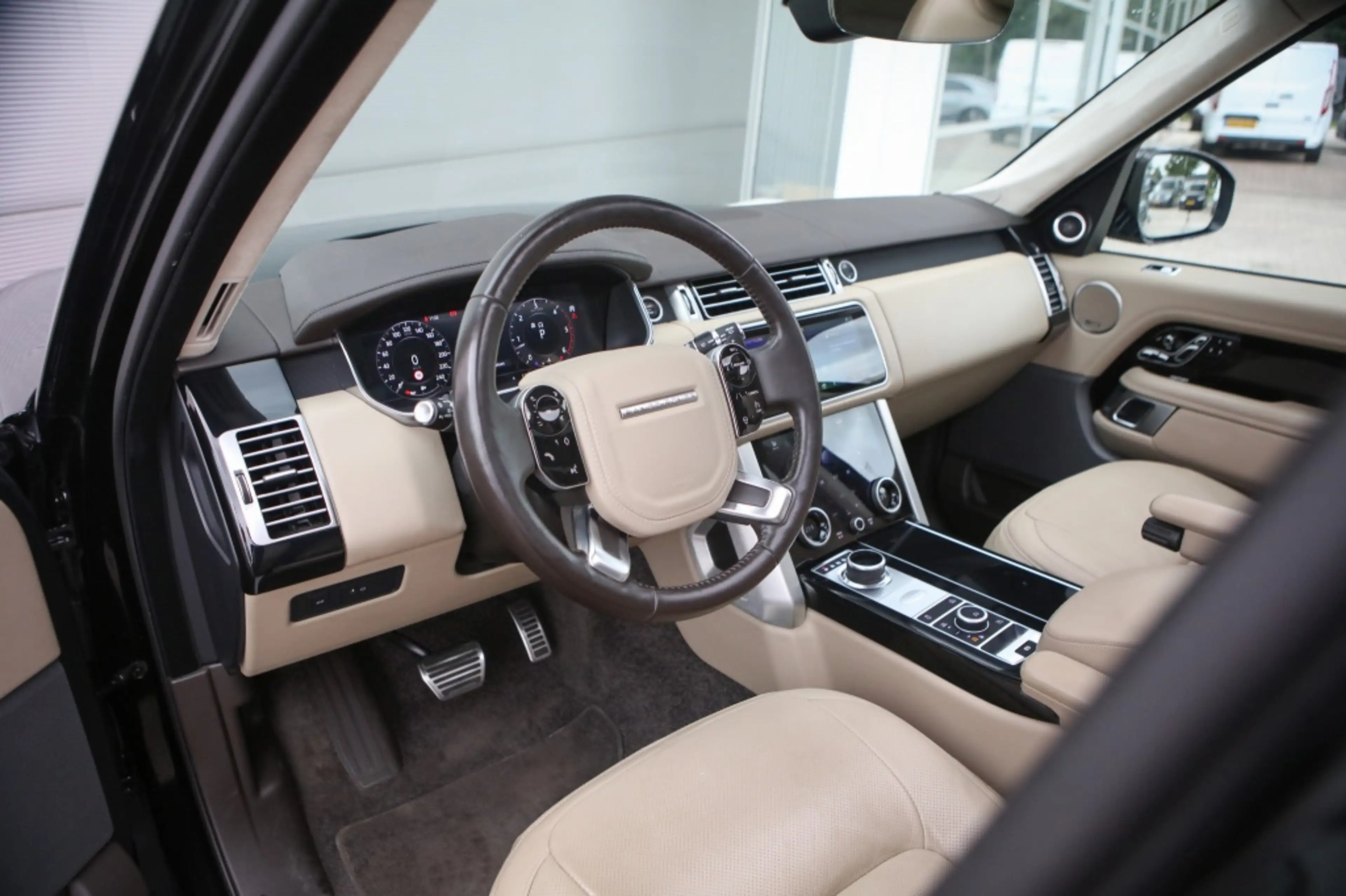 Land Rover Range Rover D300 HSE | Pano | HUD | Memory | — photo 3