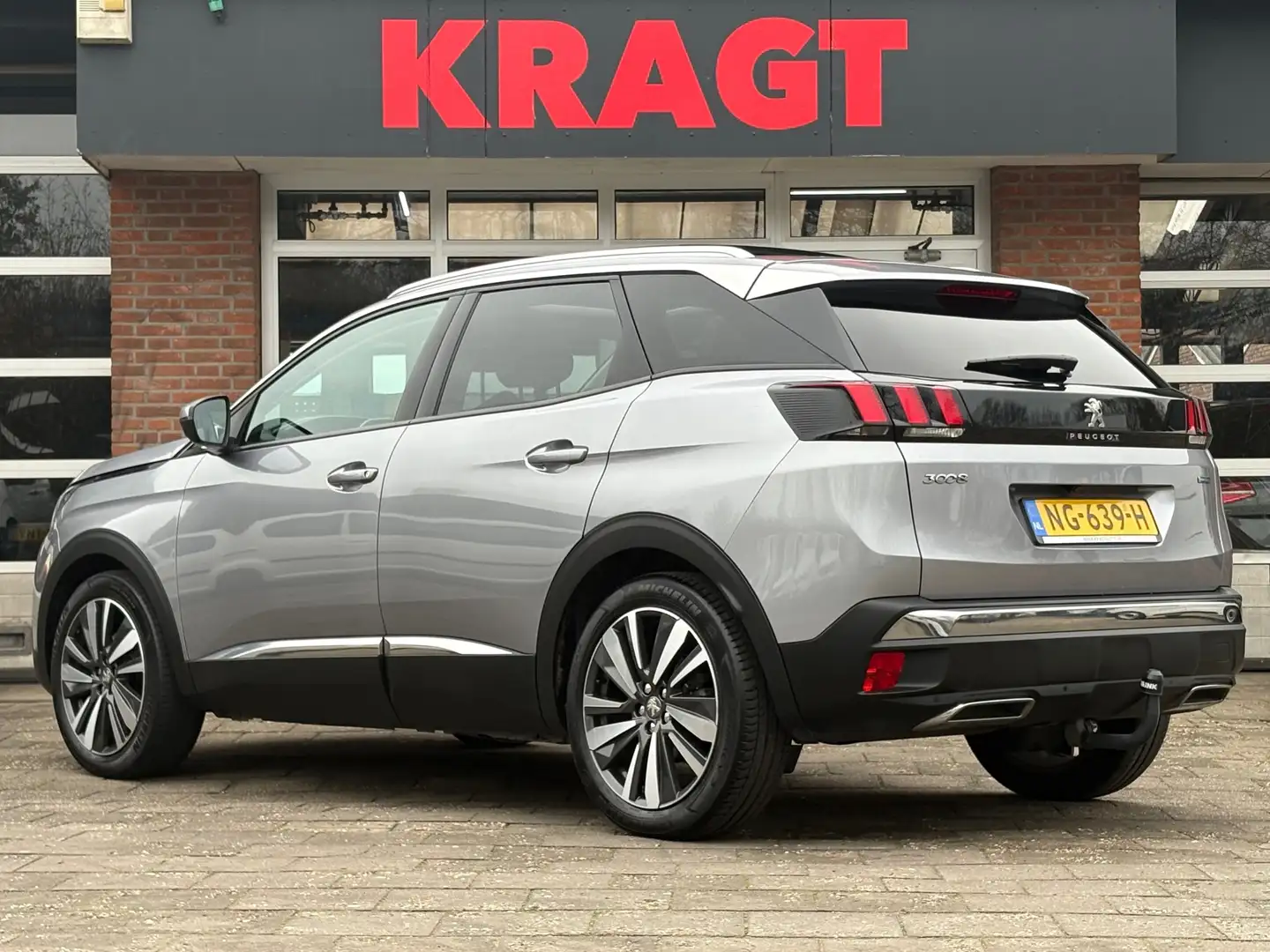 Peugeot 3008 Première 1.2T 130 pk - RIEM VV - Panoramadak - afn Grijs - 2