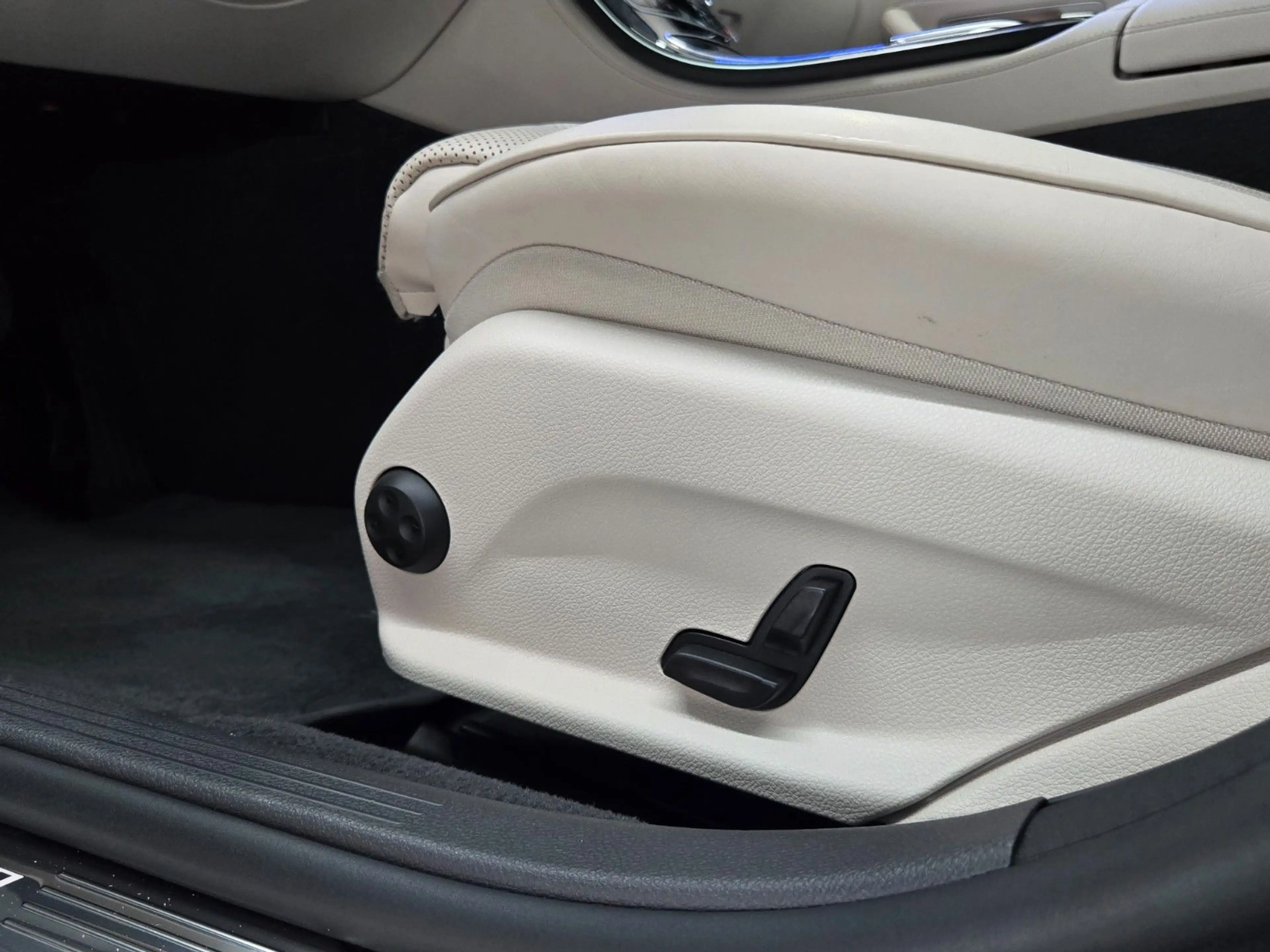 Mercedes-Benz E 400 d T 4Matic*MBUX*BURMESTER*AHK*PANO*360° — photo 15