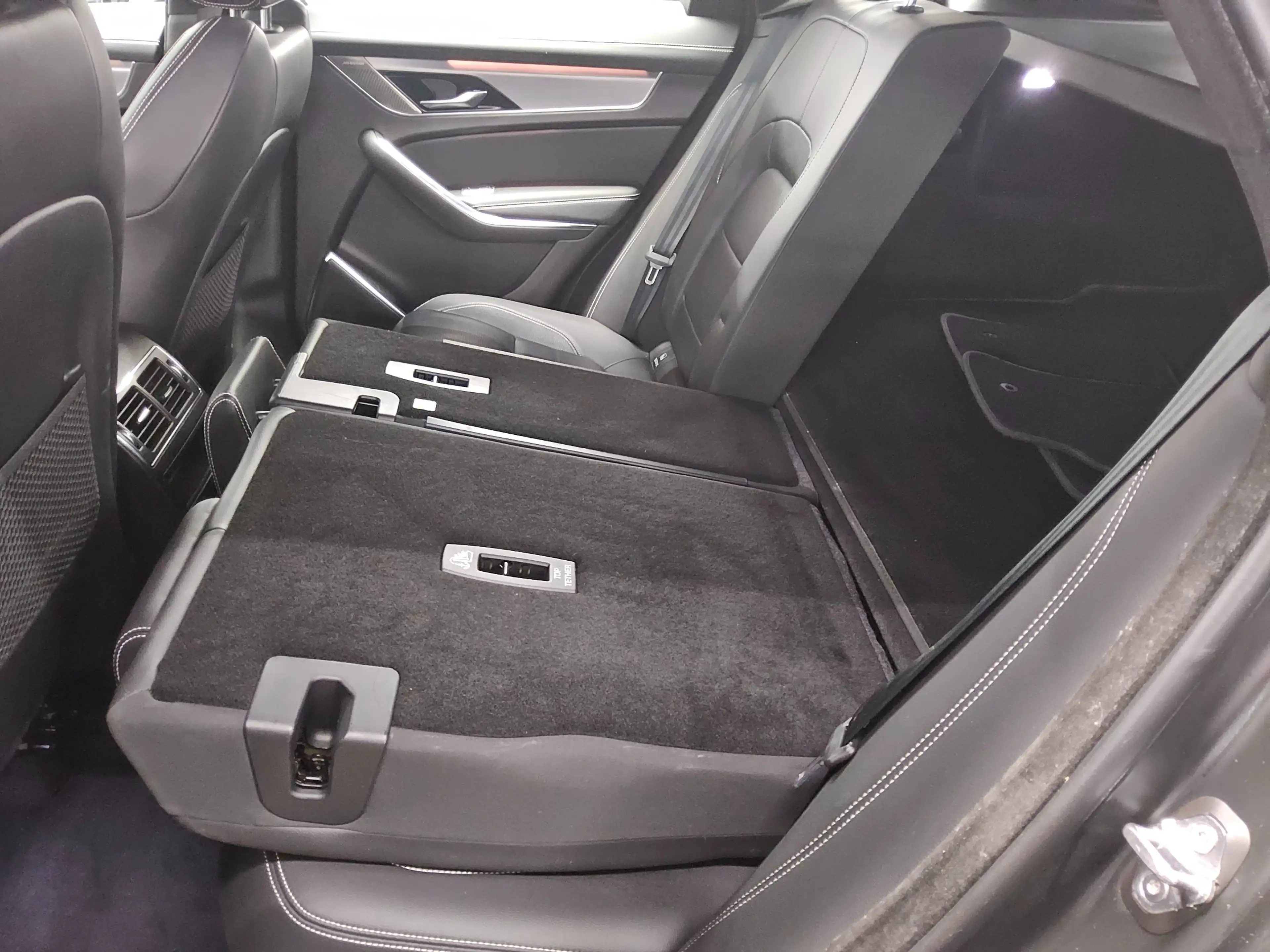 Jaguar F-Pace D 200 AWD R-Dynamic Navi LED Leder RFK — photo 13