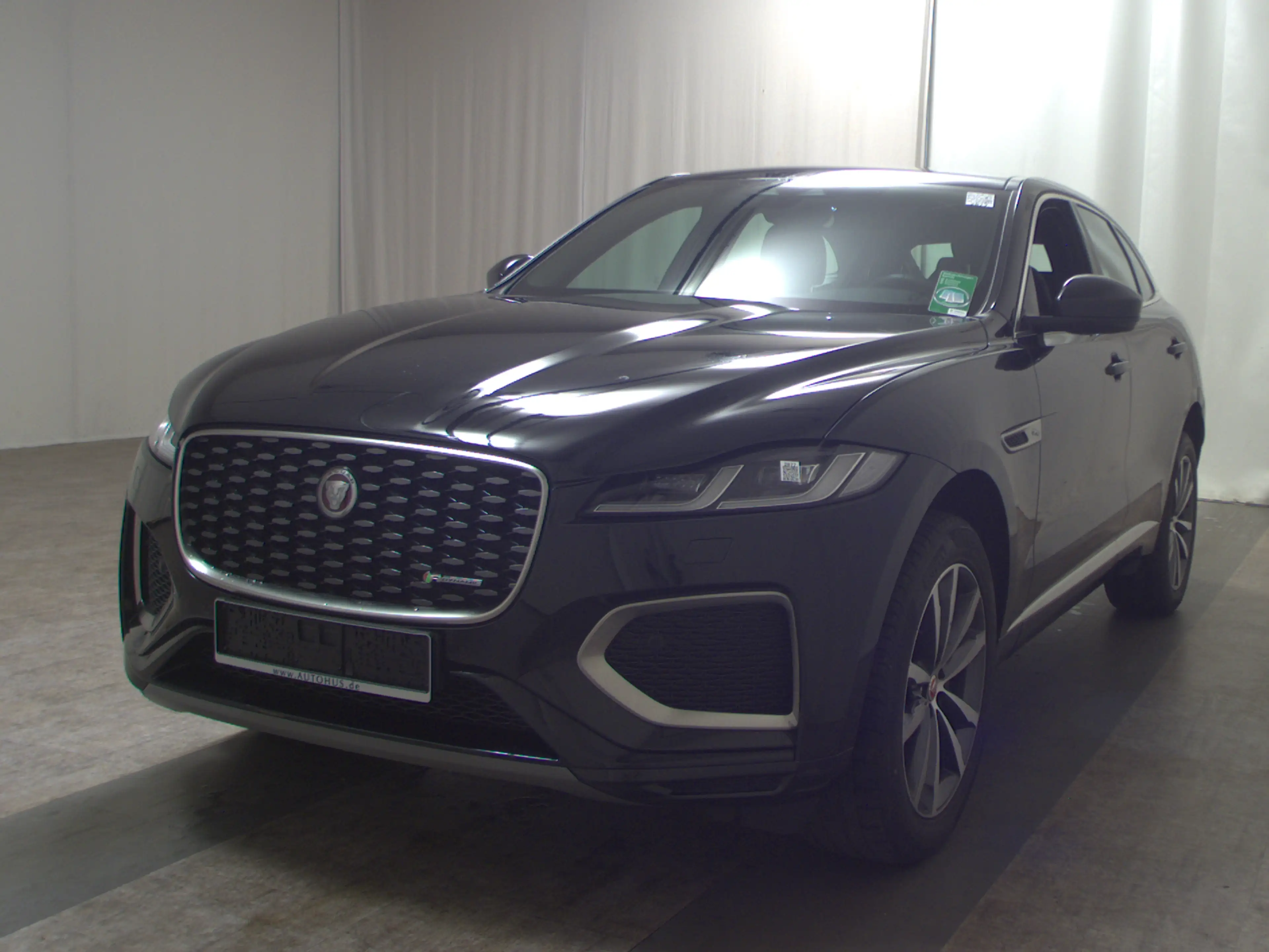 Jaguar F-Pace D 200 AWD R-Dynamic Navi LED Leder RFK — photo 2