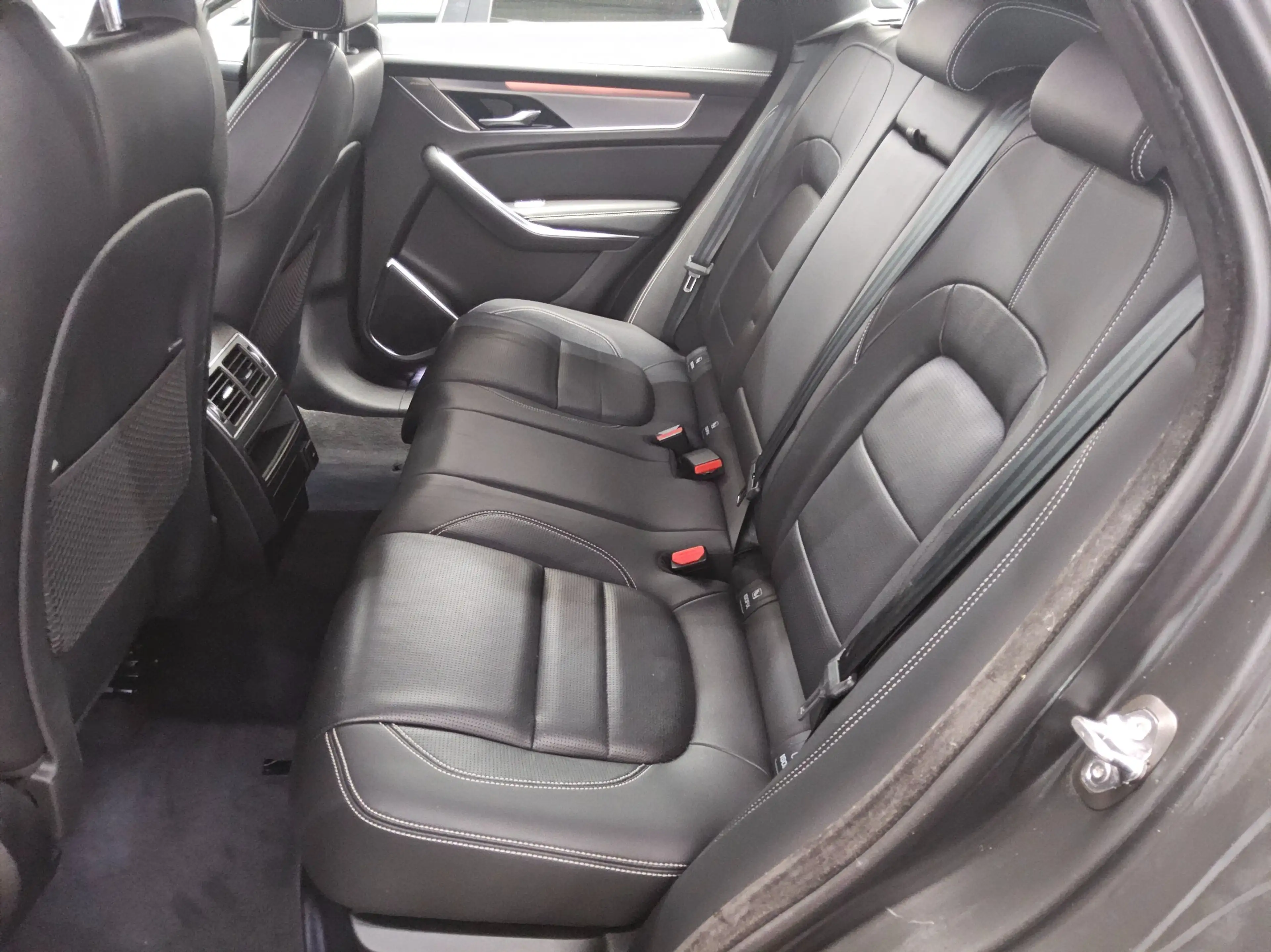 Jaguar F-Pace D 200 AWD R-Dynamic Navi LED Leder RFK — photo 12