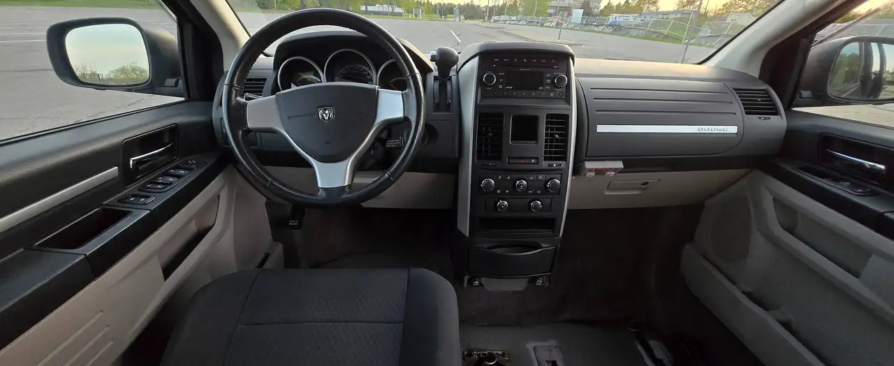 Dodge Grand Caravan снимка Dodge Grand Caravan