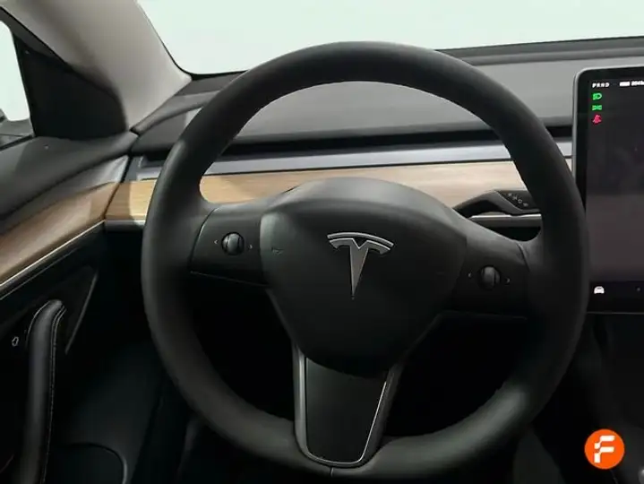 Tesla Model 3 2022, foto 11