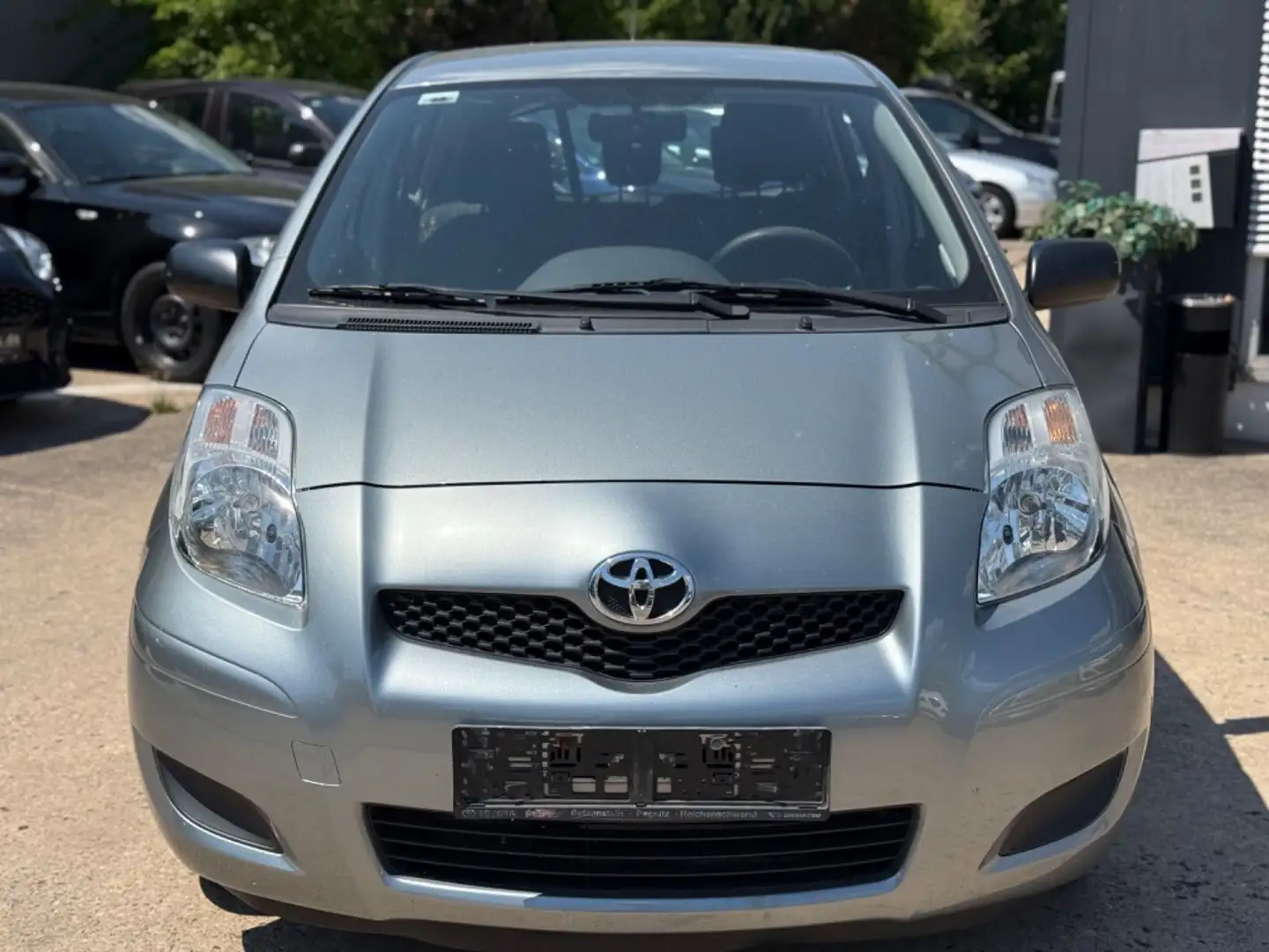 Toyota Yaris Cool *Klima*Tüv Neu*4-Zylinder* Srebrny - 2