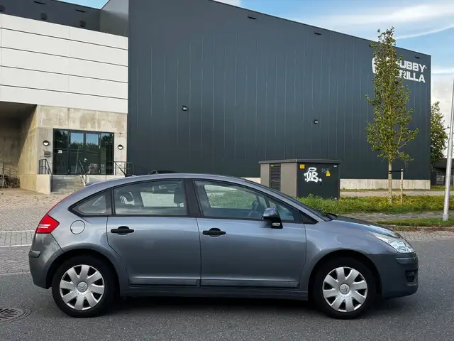 Citroen C4 view 4