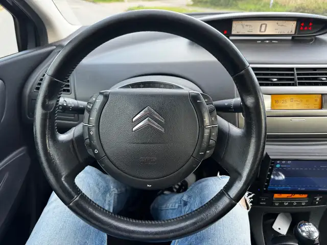 Citroen C4 view 10