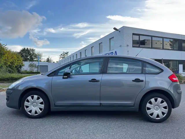 Citroen C4 view 2