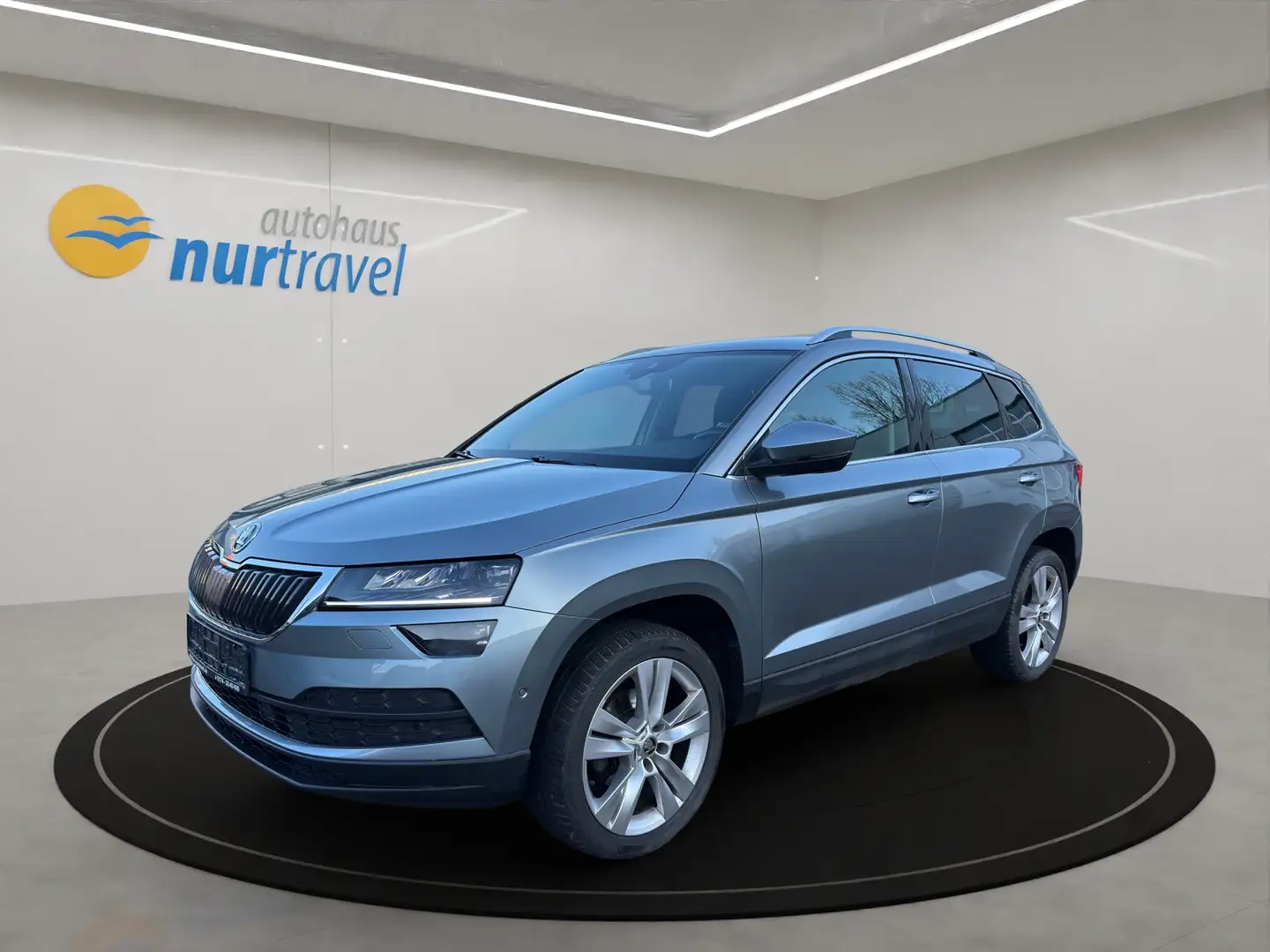 Skoda Karoq 1.5 TSI DSG Style ACC Leder Standhz Kamera Memory Grau - 1