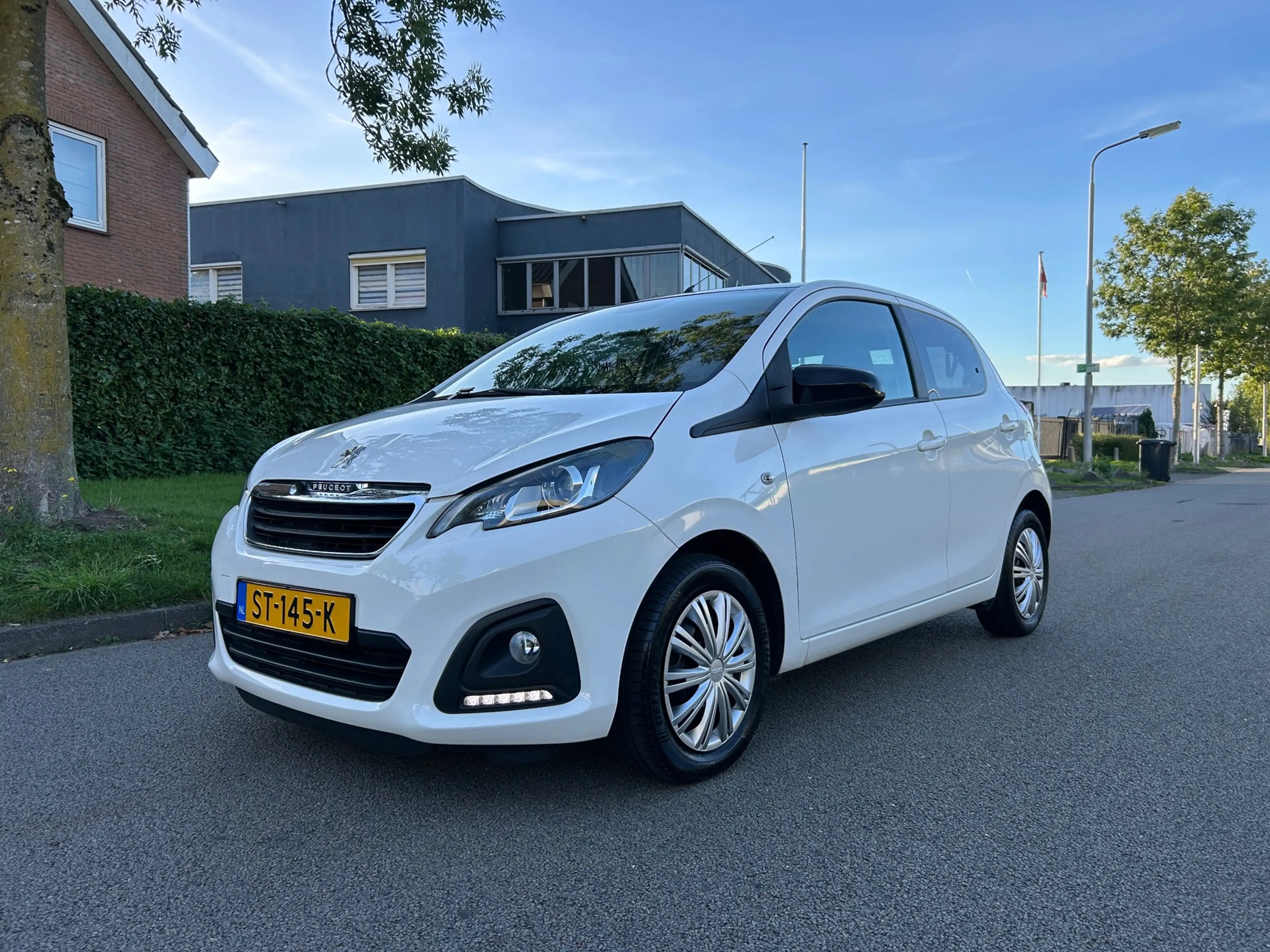 Peugeot 108 1.0 e-VTi Airco/Bluetooth/Led/Pioneer Audio Systee