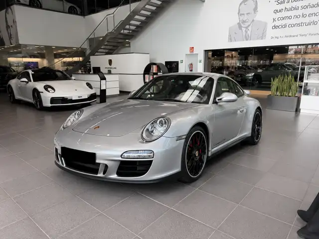 Porsche Carrera GTS Coupé PDK