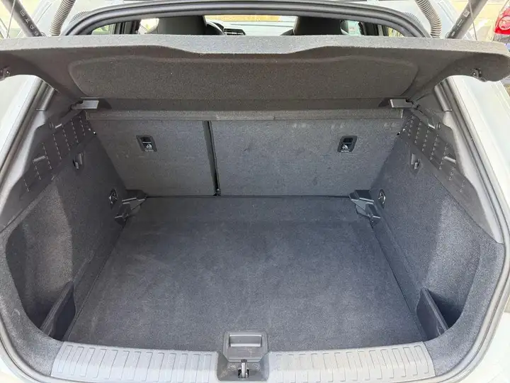 Audi A3 2025, foto 19