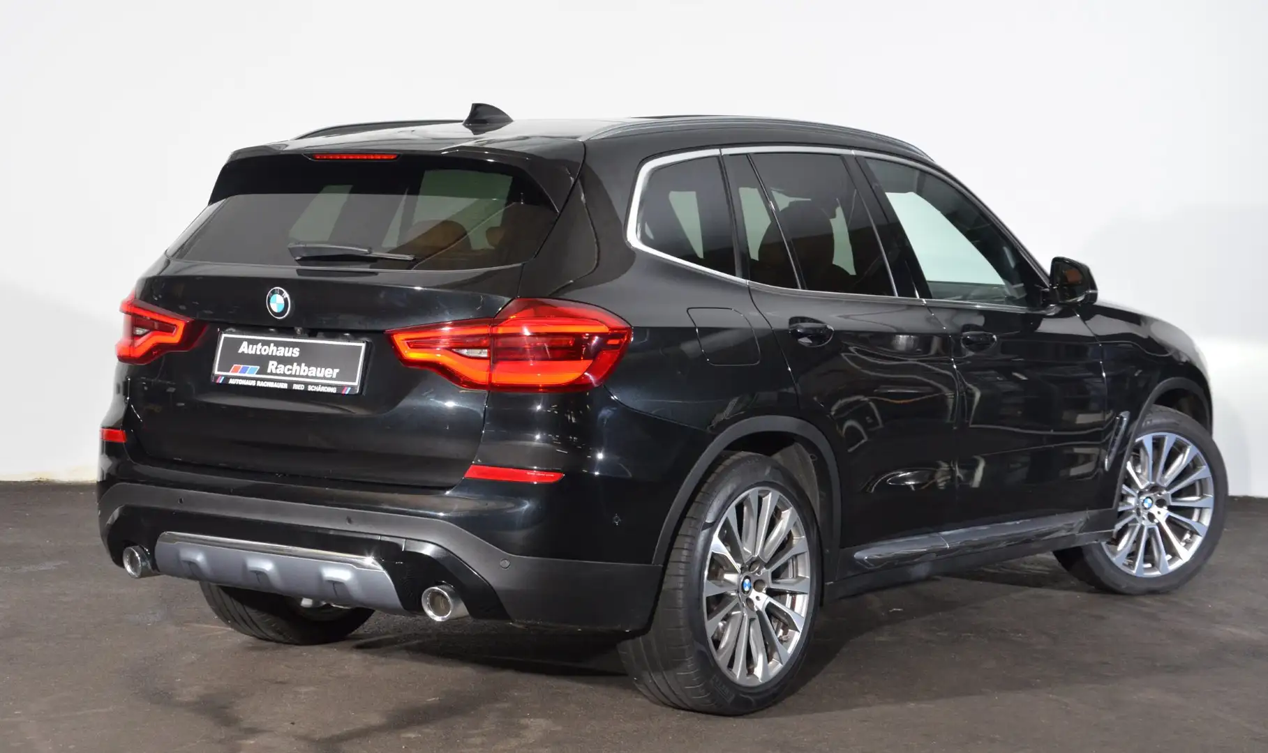 BMW X3 xDrive20d Schwarz - 2