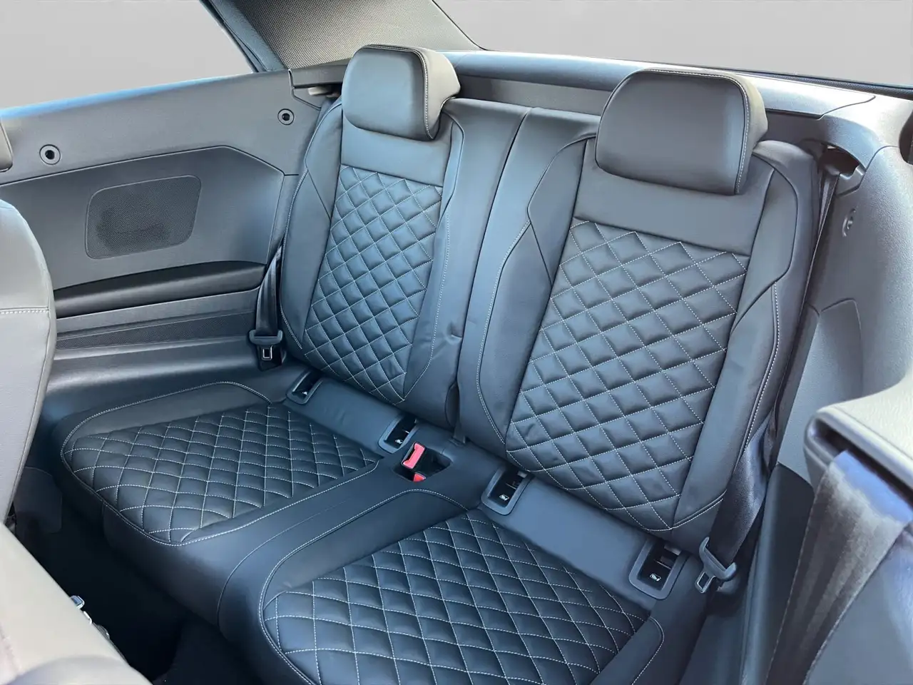 Volkswagen T-Roc R-Line 1.5 TSI DSG 150 PS, DCC, 13