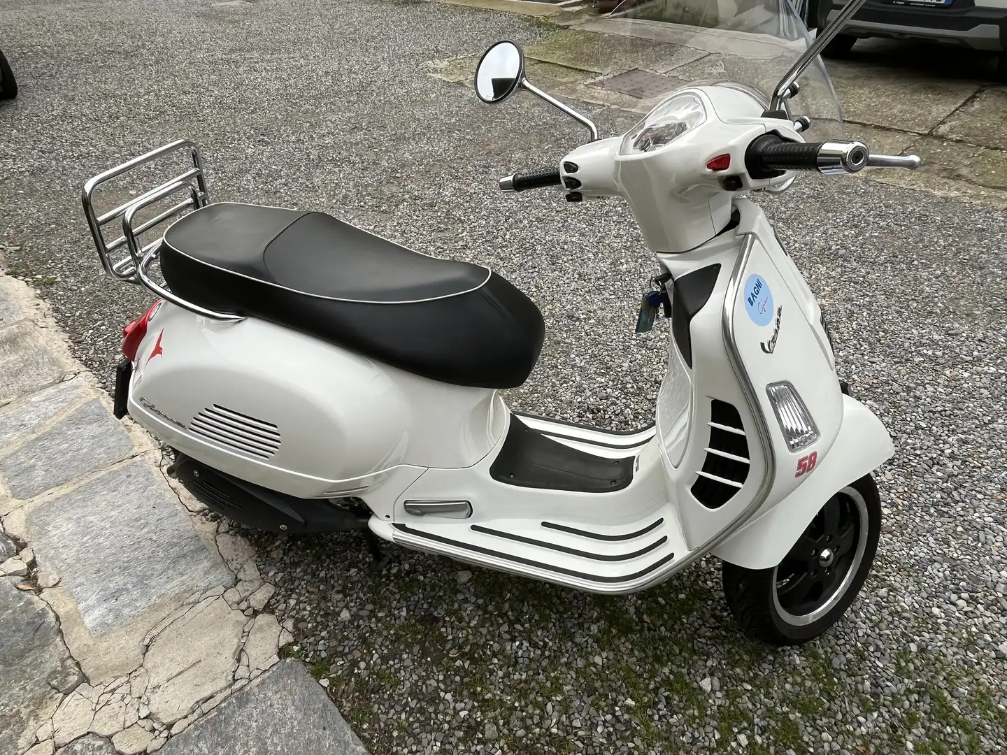 Vespa GTS Super Sport 300 Blanc - 2