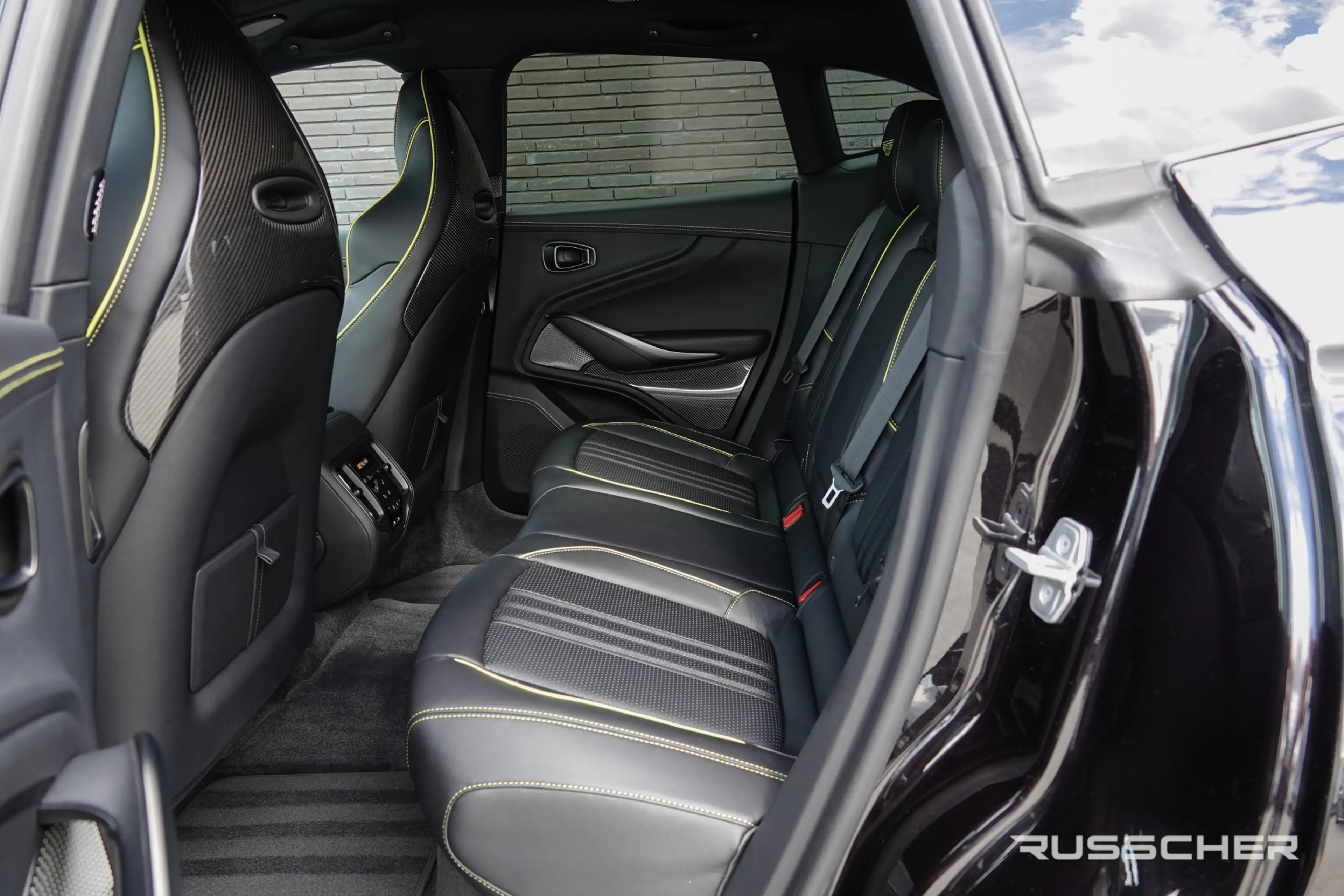 Aston Martin DBX 4.0 V8 707Pk Aut. | AMR24 | Luchtvering | Keramisc — photo 6