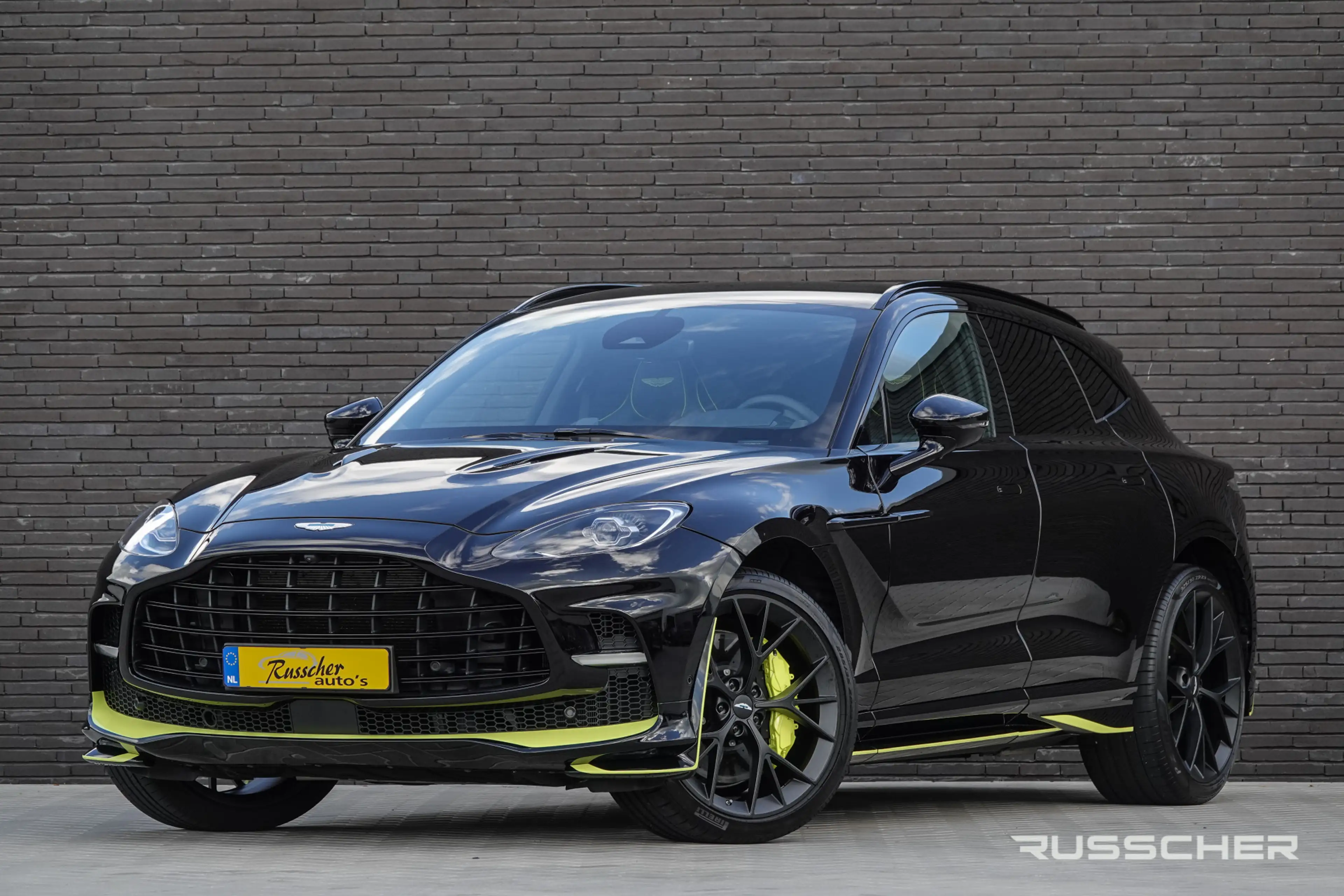 Aston Martin DBX 4.0 V8 707Pk Aut. | AMR24 | Luchtvering | Keramisc