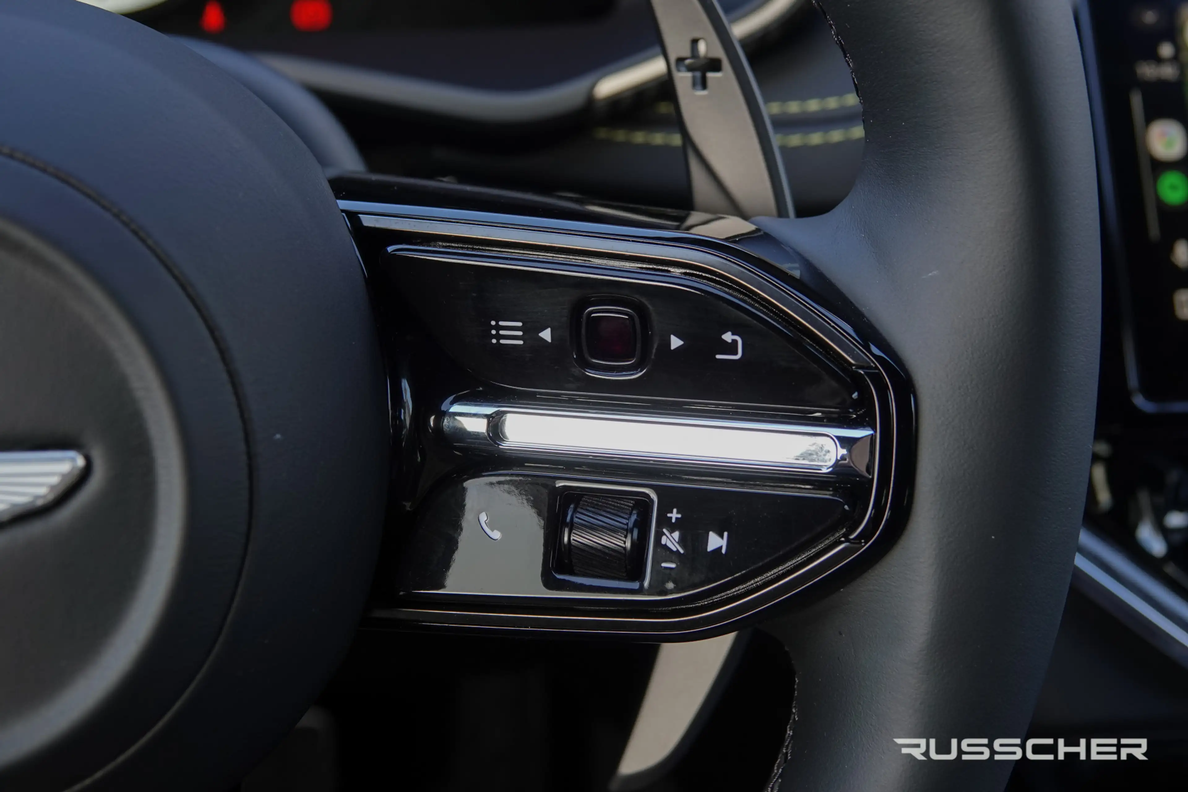 Aston Martin DBX 4.0 V8 707Pk Aut. | AMR24 | Luchtvering | Keramisc — photo 30