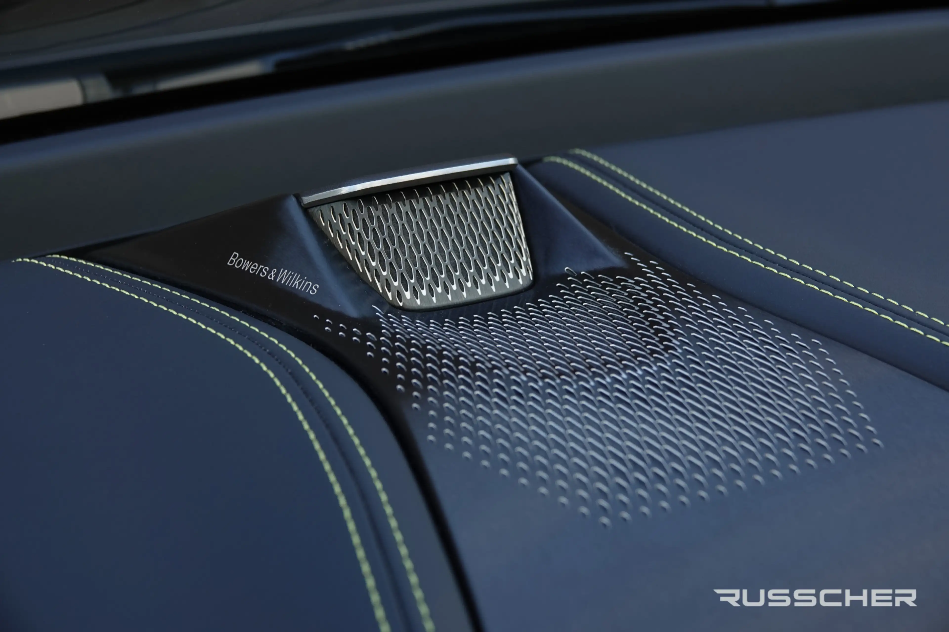Aston Martin DBX 4.0 V8 707Pk Aut. | AMR24 | Luchtvering | Keramisc — photo 17