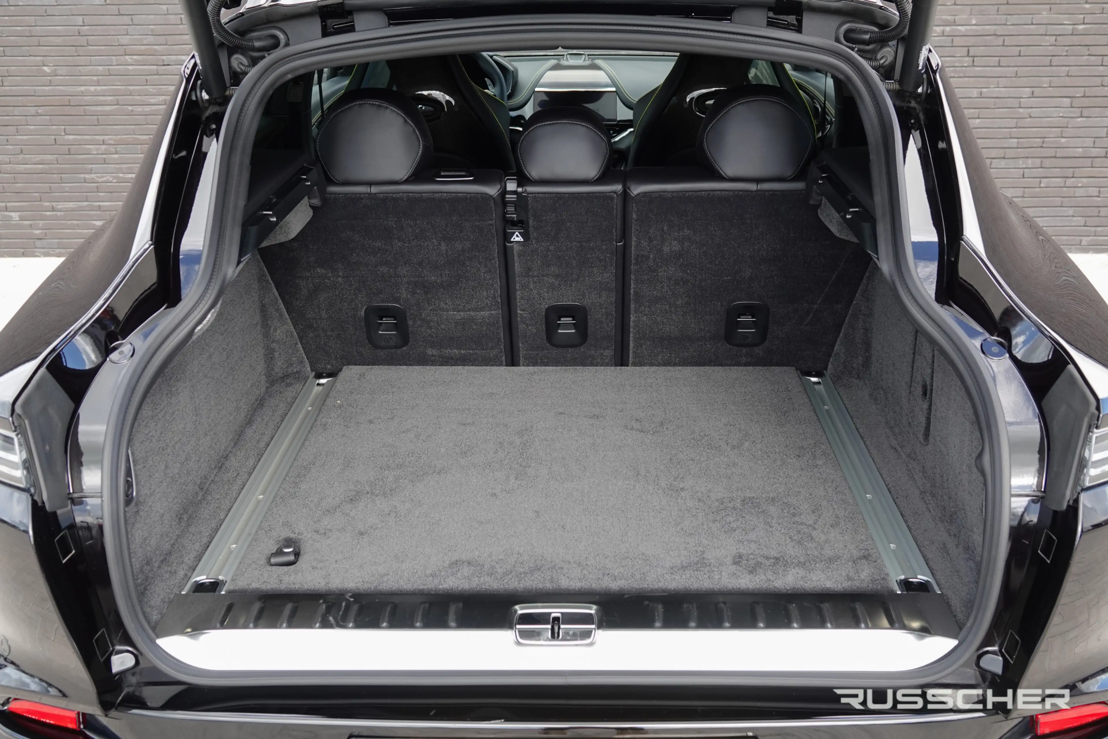 Aston Martin DBX 4.0 V8 707Pk Aut. | AMR24 | Luchtvering | Keramisc — photo 20